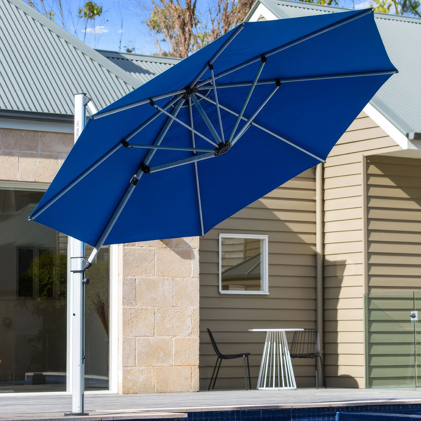 Aurora Cantilever Umbrella gallery detail image