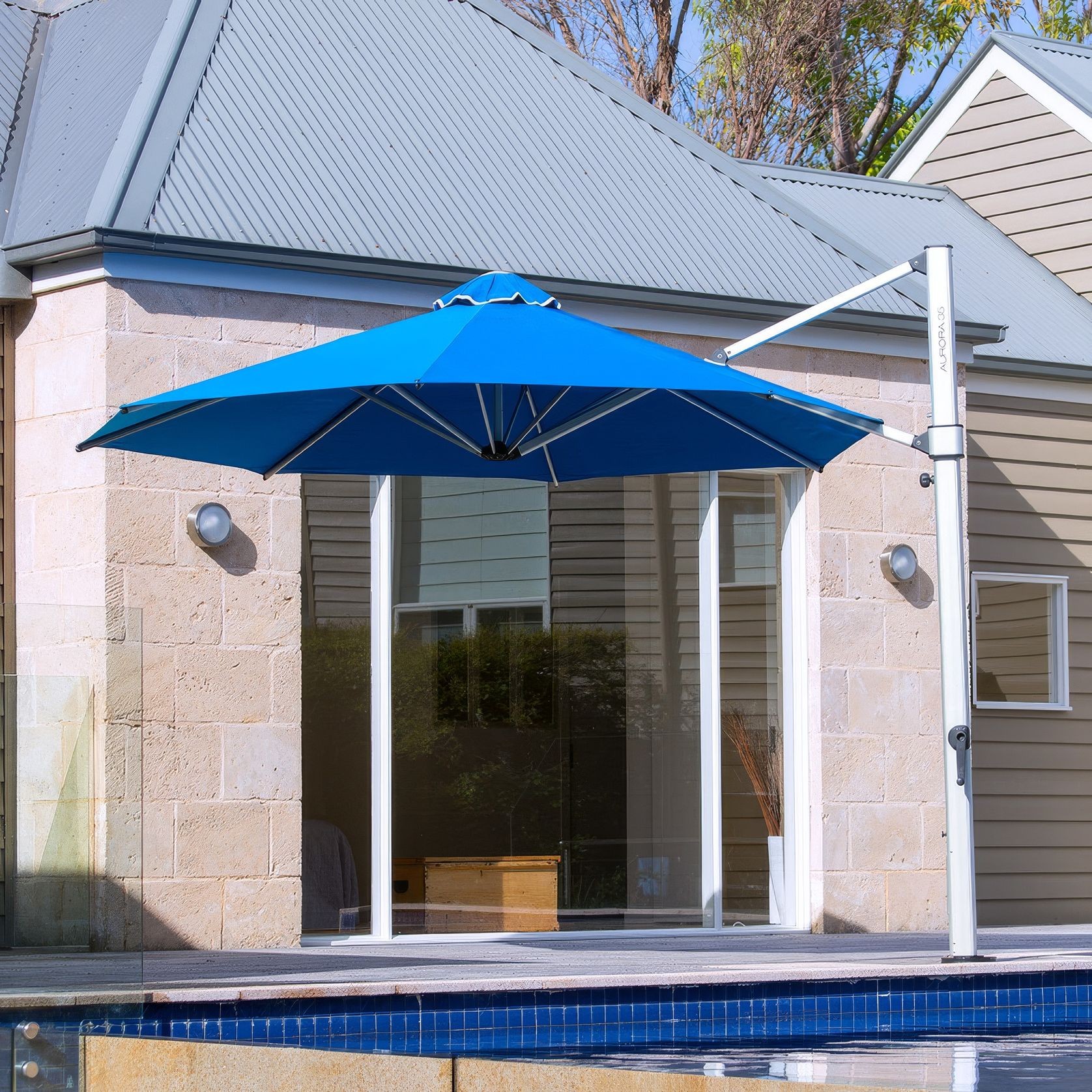 Aurora Cantilever Umbrella gallery detail image