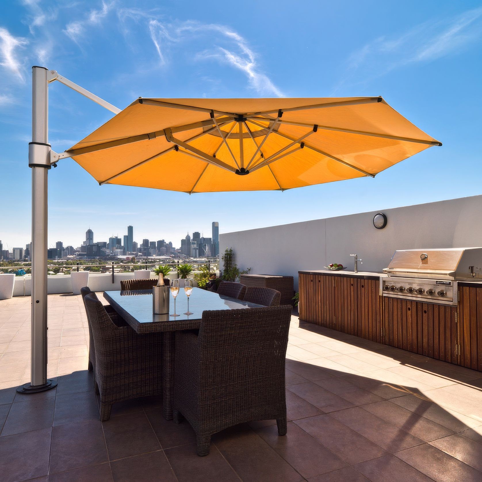 Eclipse Cantilever Umbrella gallery detail image