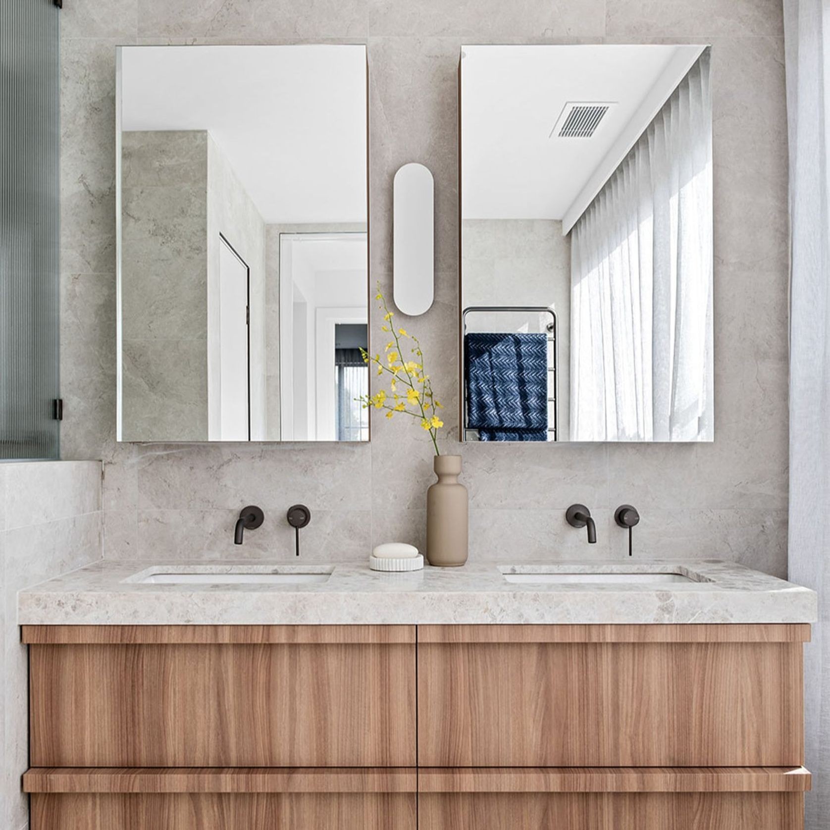 Shadow Long Wall Light gallery detail image