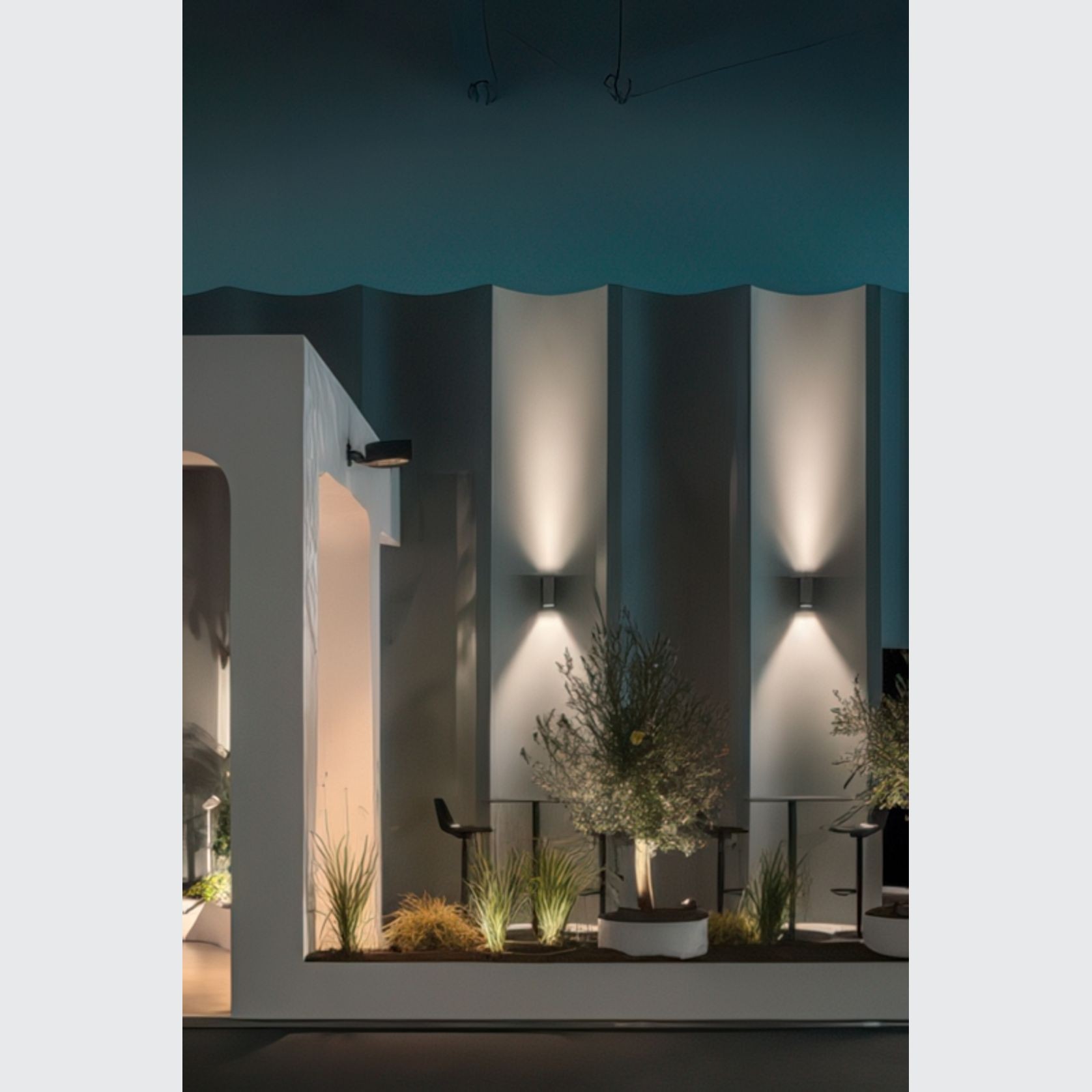 Wall Light Outdoor IP66 Up/Down gallery detail image