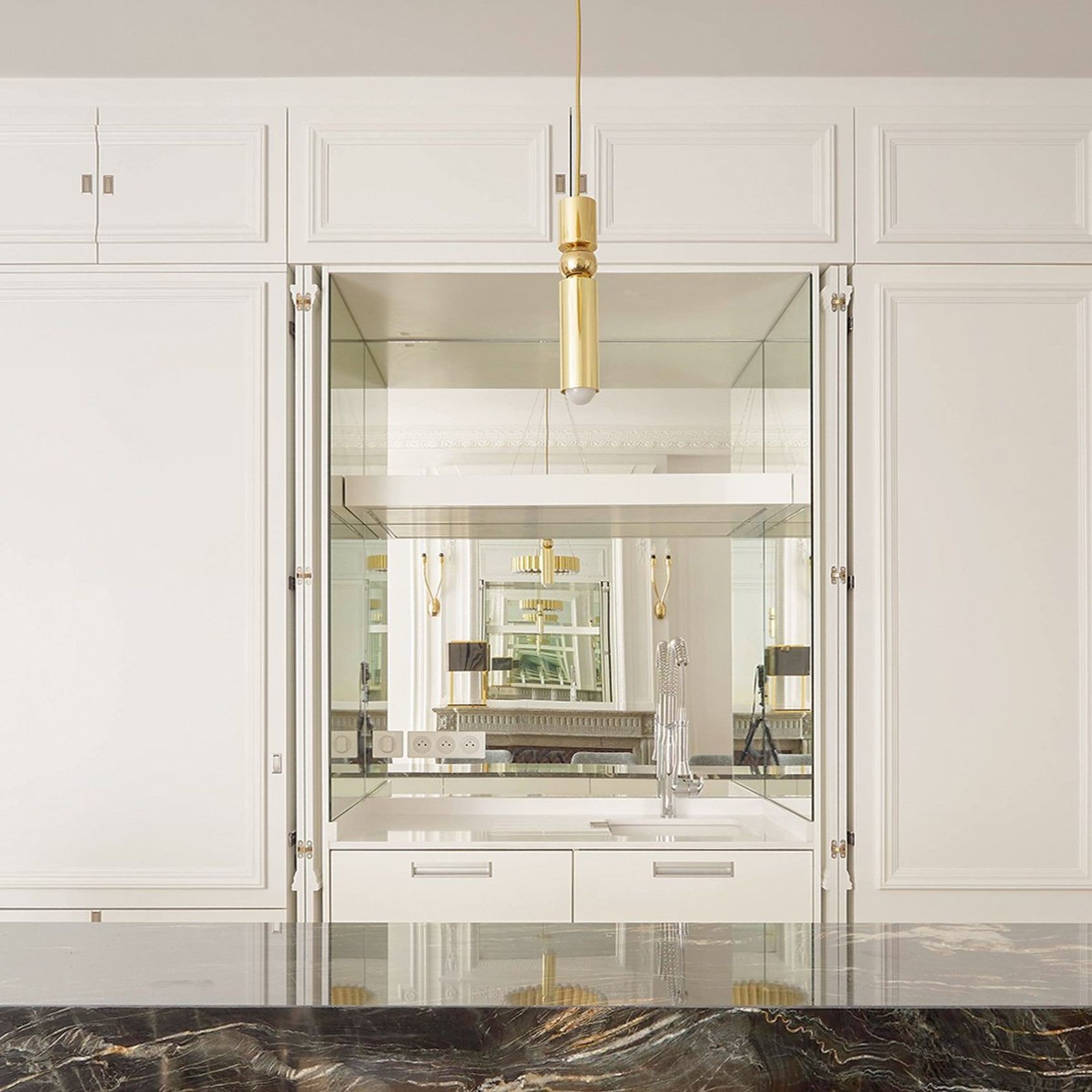 Fulcrum Light - Polished Gold gallery detail image