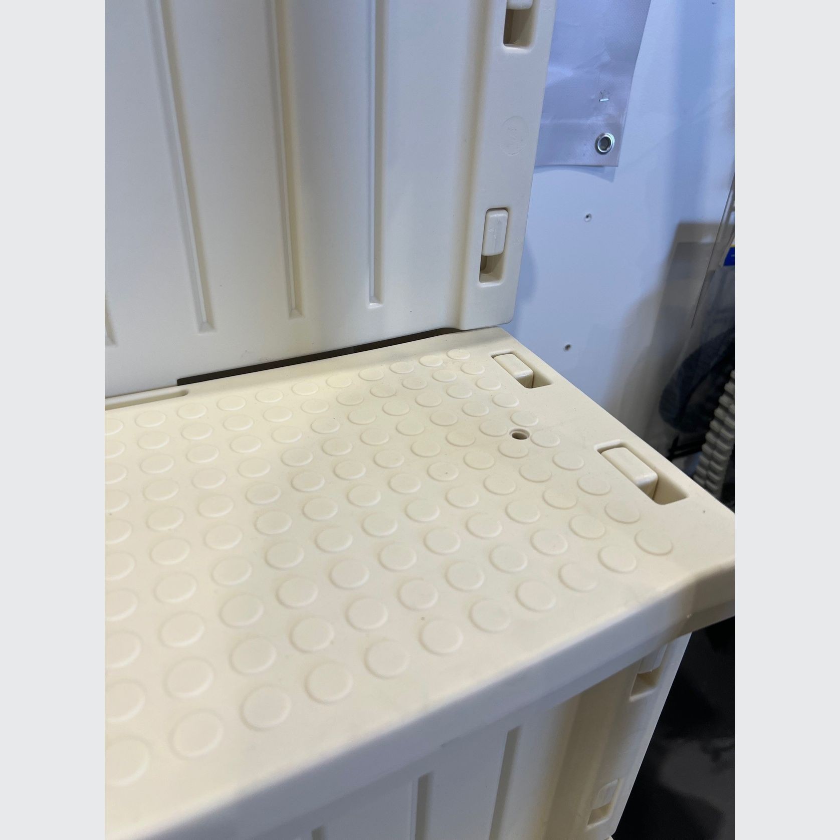 Pool Staircase Entry gallery detail image