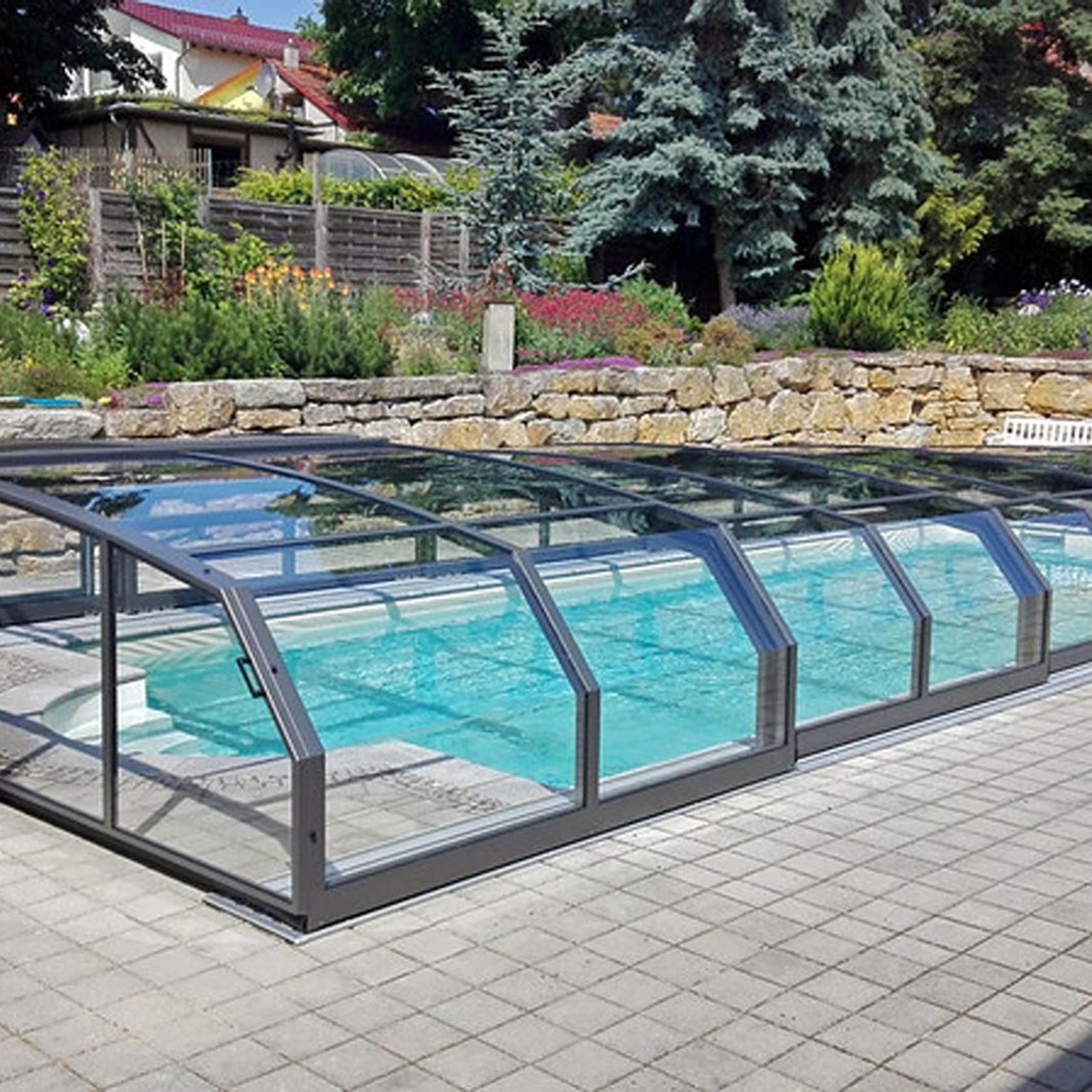 Oceanic Low Pool Enclosure gallery detail image