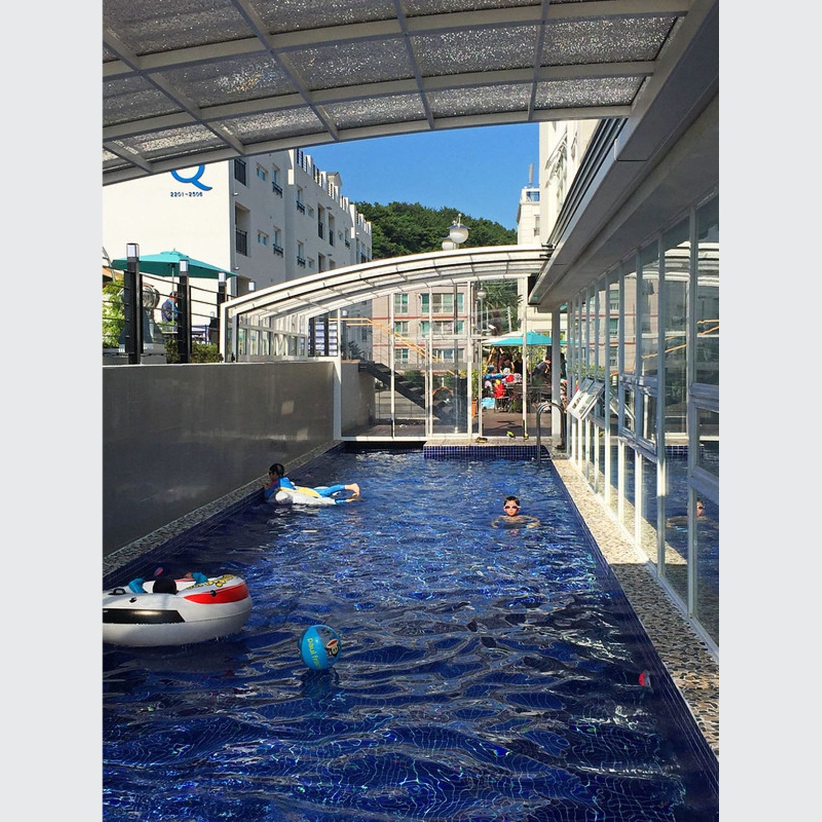 Corso Premium Pool Enclosure gallery detail image