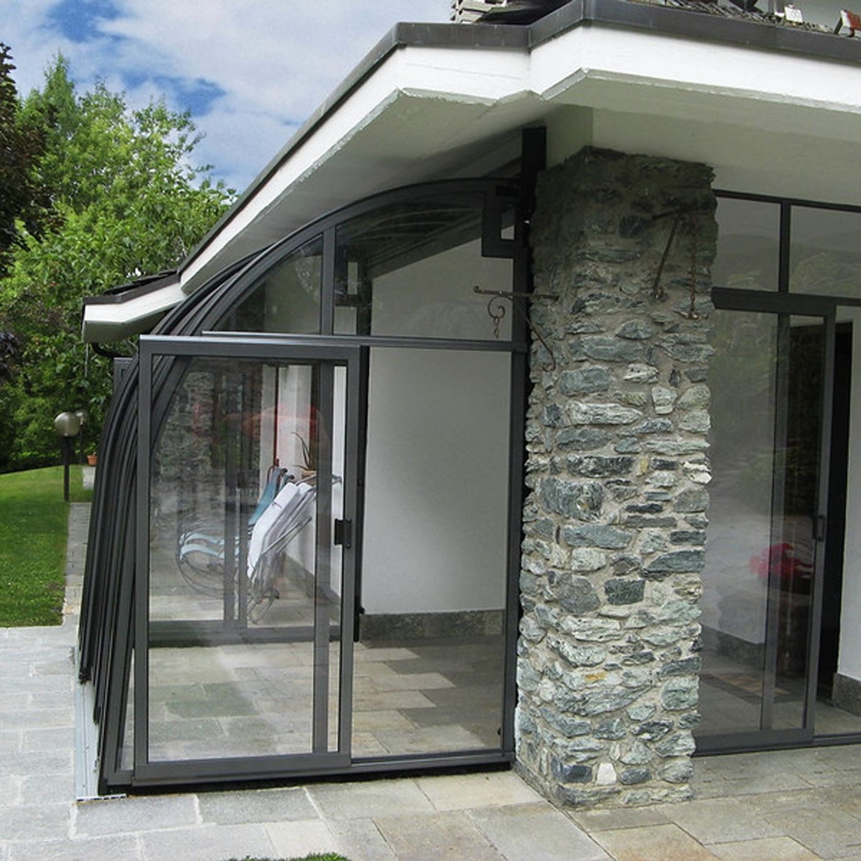 Corso Entry Pool Enclosure gallery detail image