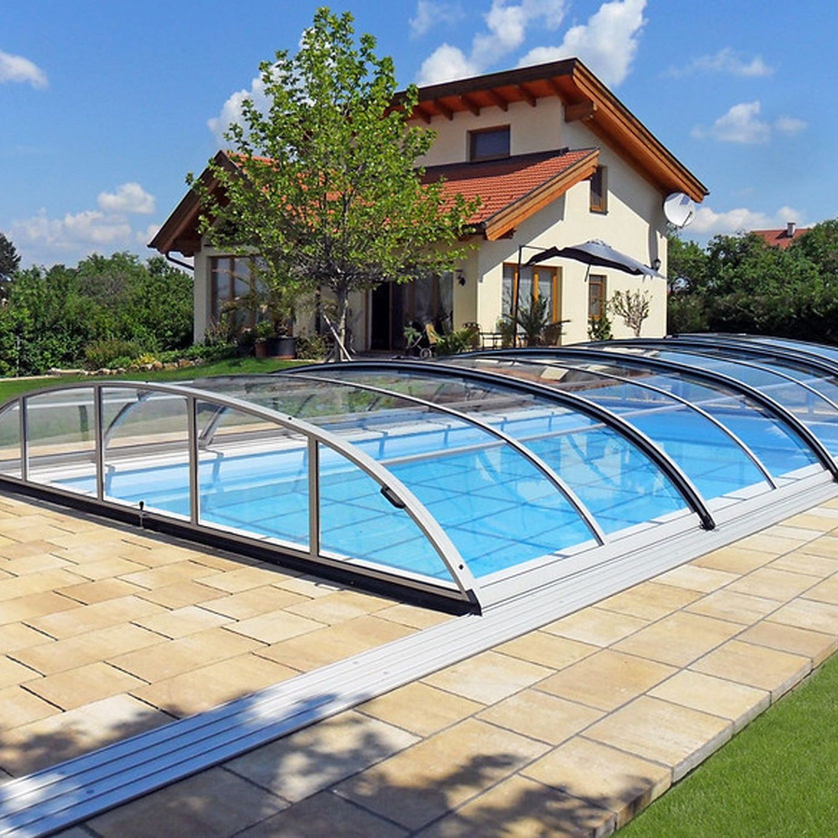 Elegant Pool Enclosure gallery detail image