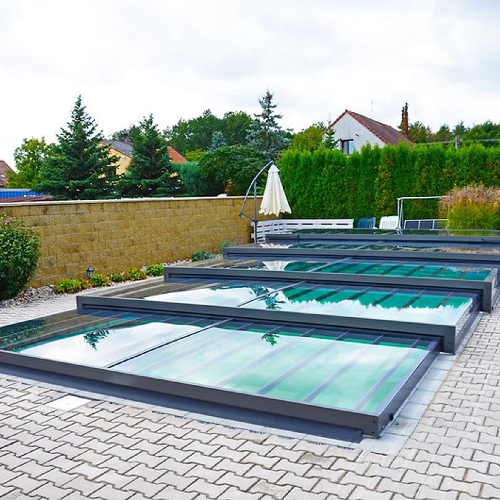 Champion Pool Enclosure gallery detail image