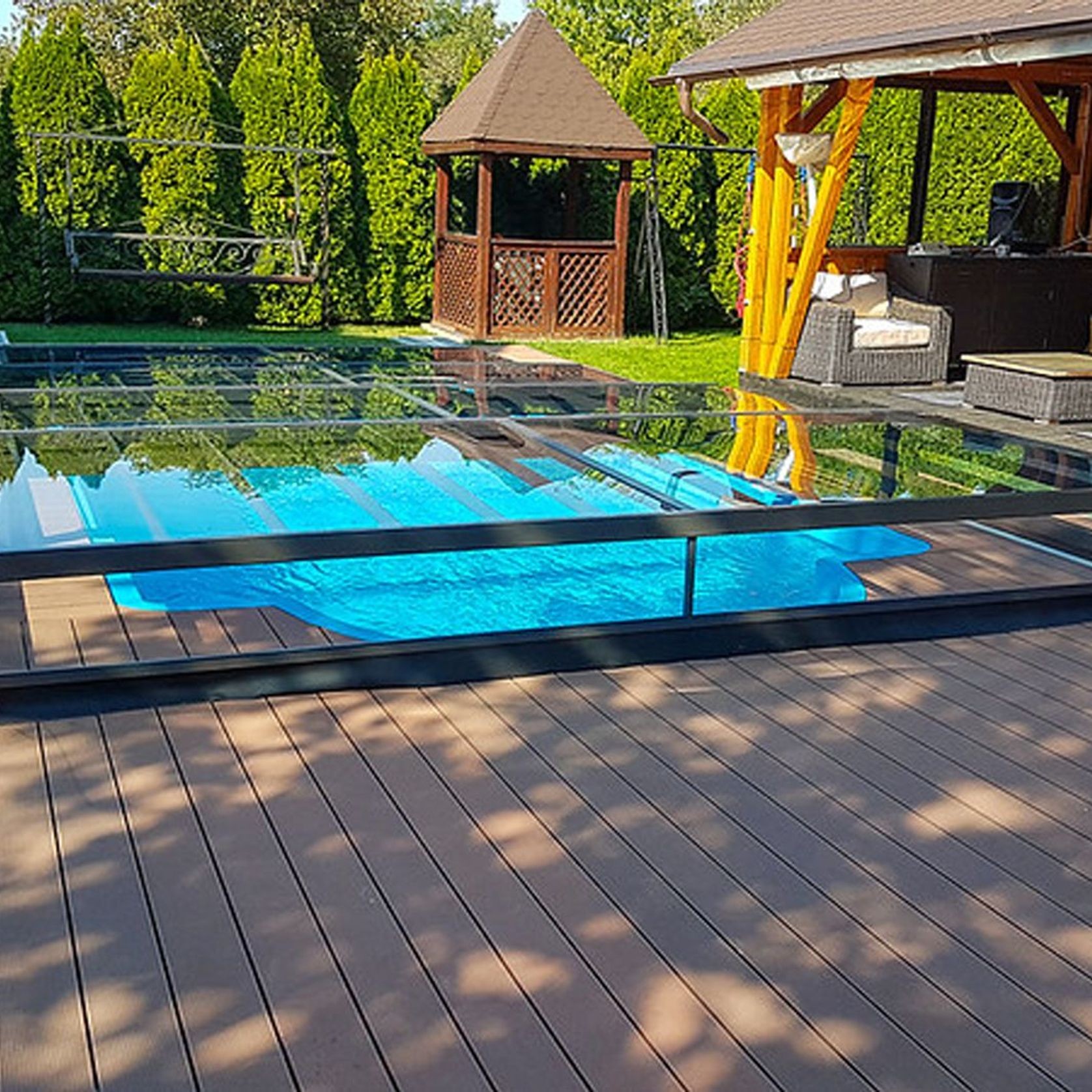 Champion Pool Enclosure gallery detail image