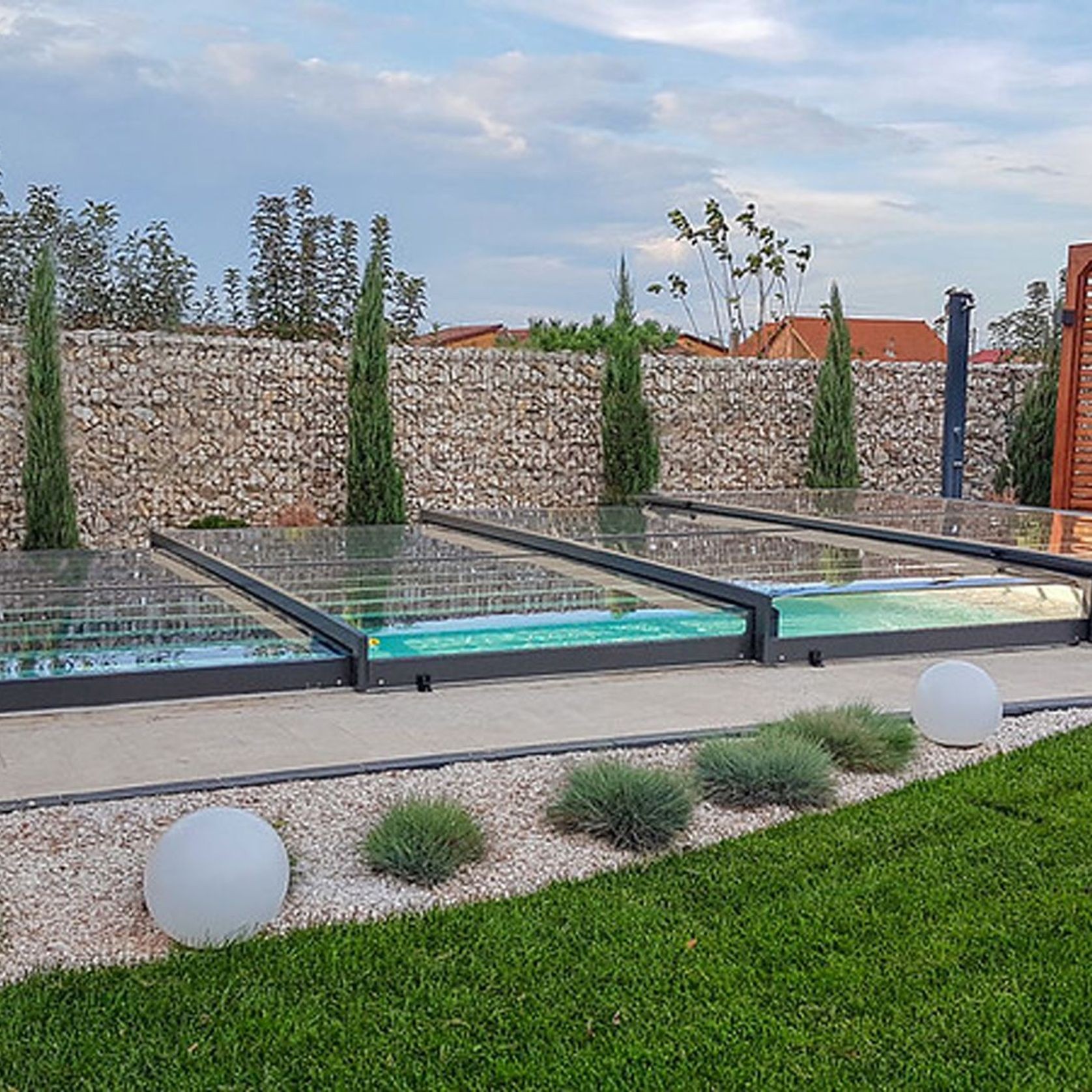 eChampion Pool Enclosure gallery detail image