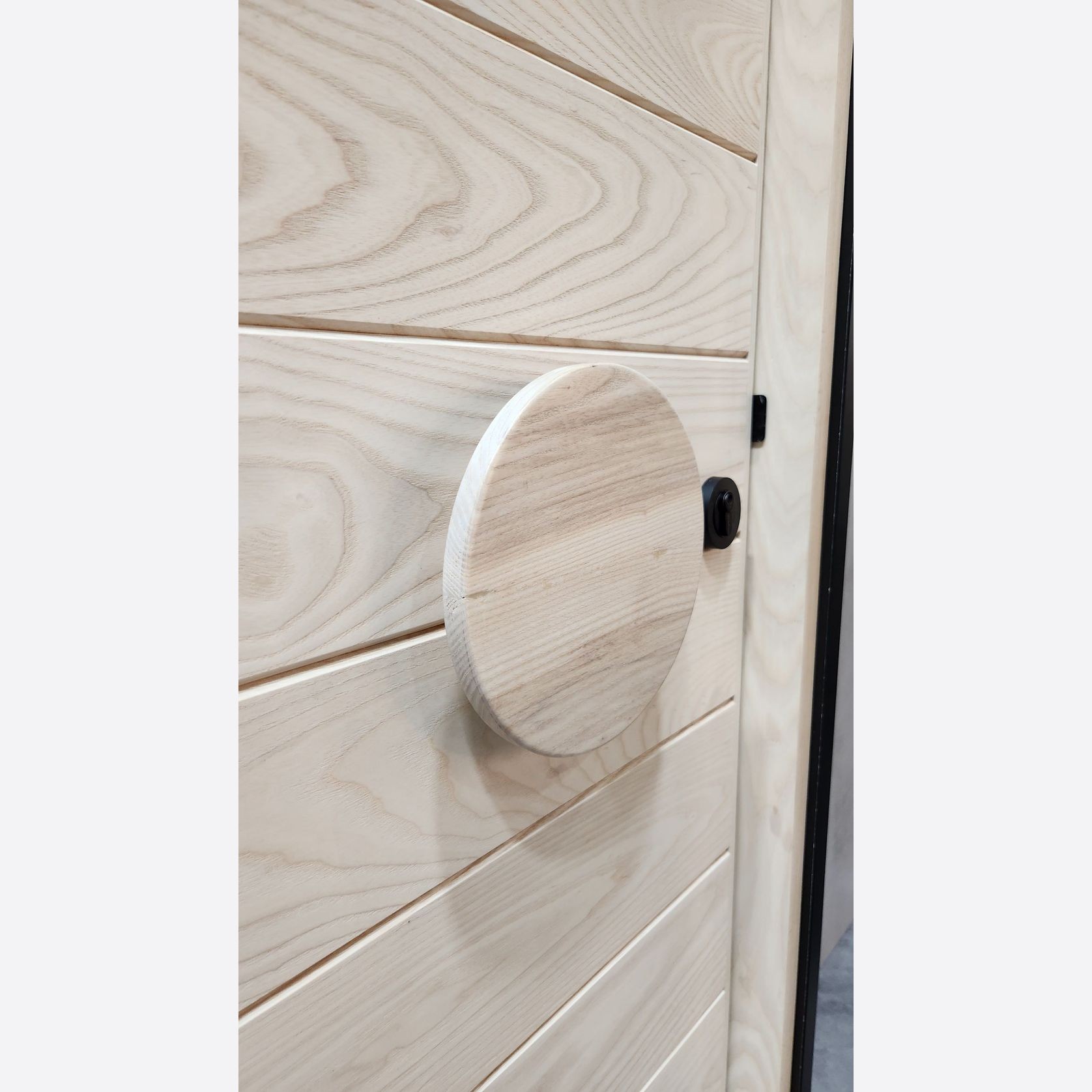Nixon Wooden Round Door Pull Handle gallery detail image