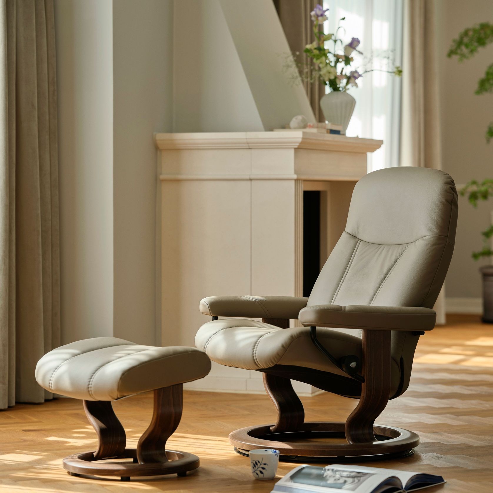 Stressless® Consul (M) Classic Recliner gallery detail image