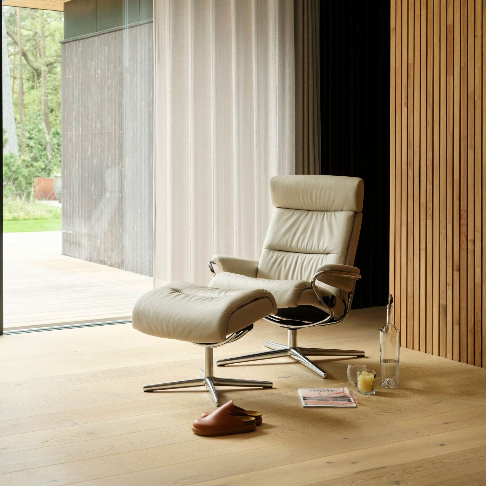 Stressless® Tokyo with Adjustable Headrest gallery detail image