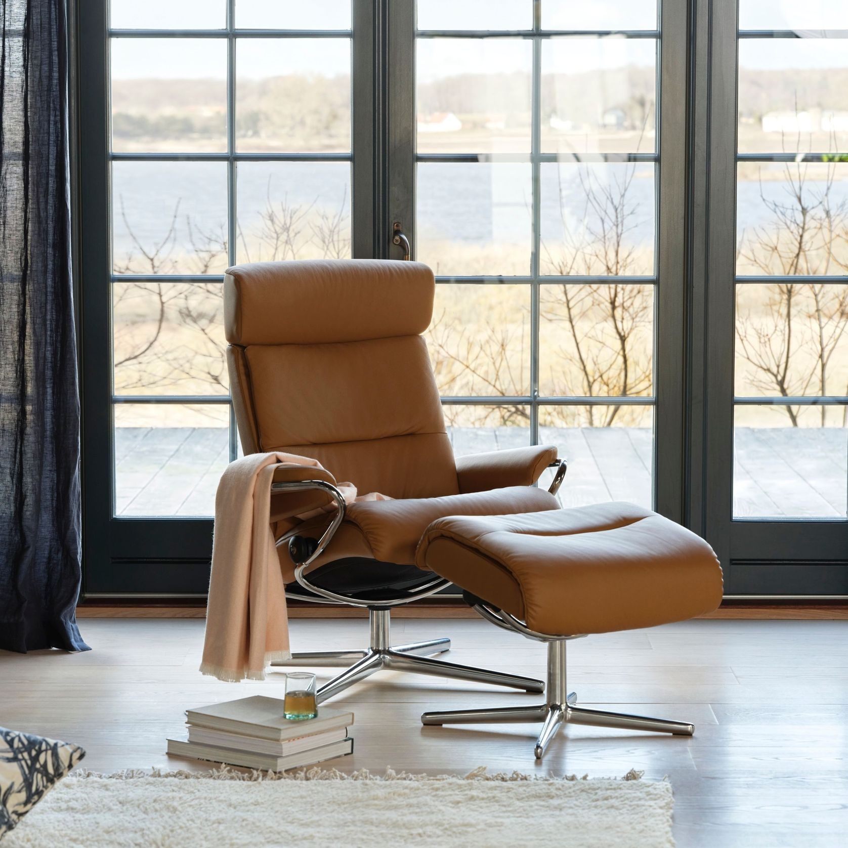 Stressless® Tokyo with Adjustable Headrest gallery detail image