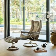 Stressless® Wing (M) Classic Recliner gallery detail image