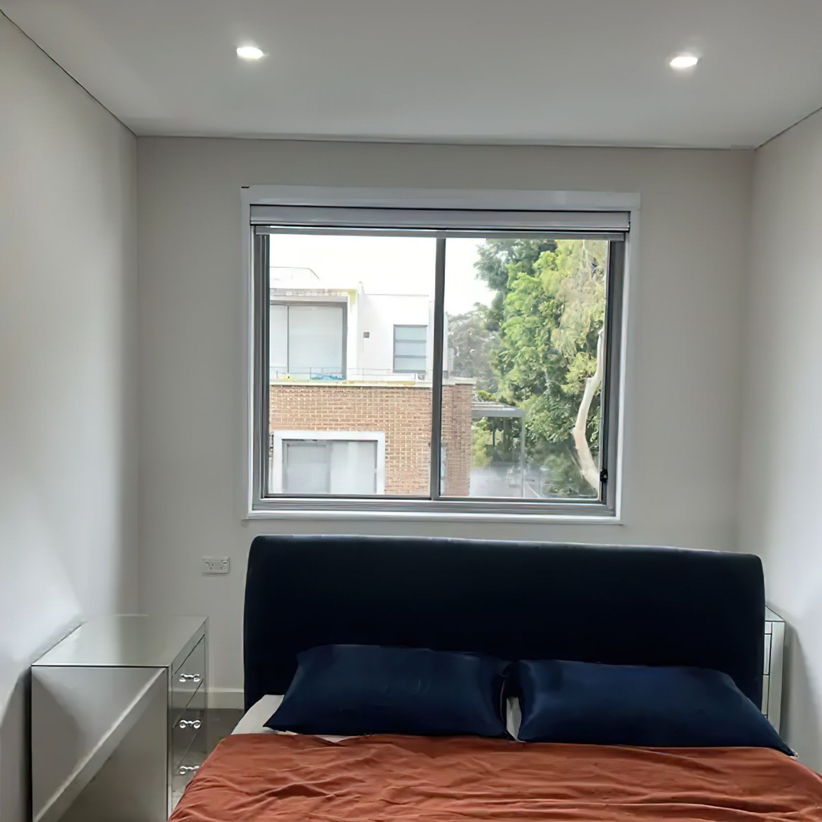 Indiana : Chainless Roller Blind gallery detail image