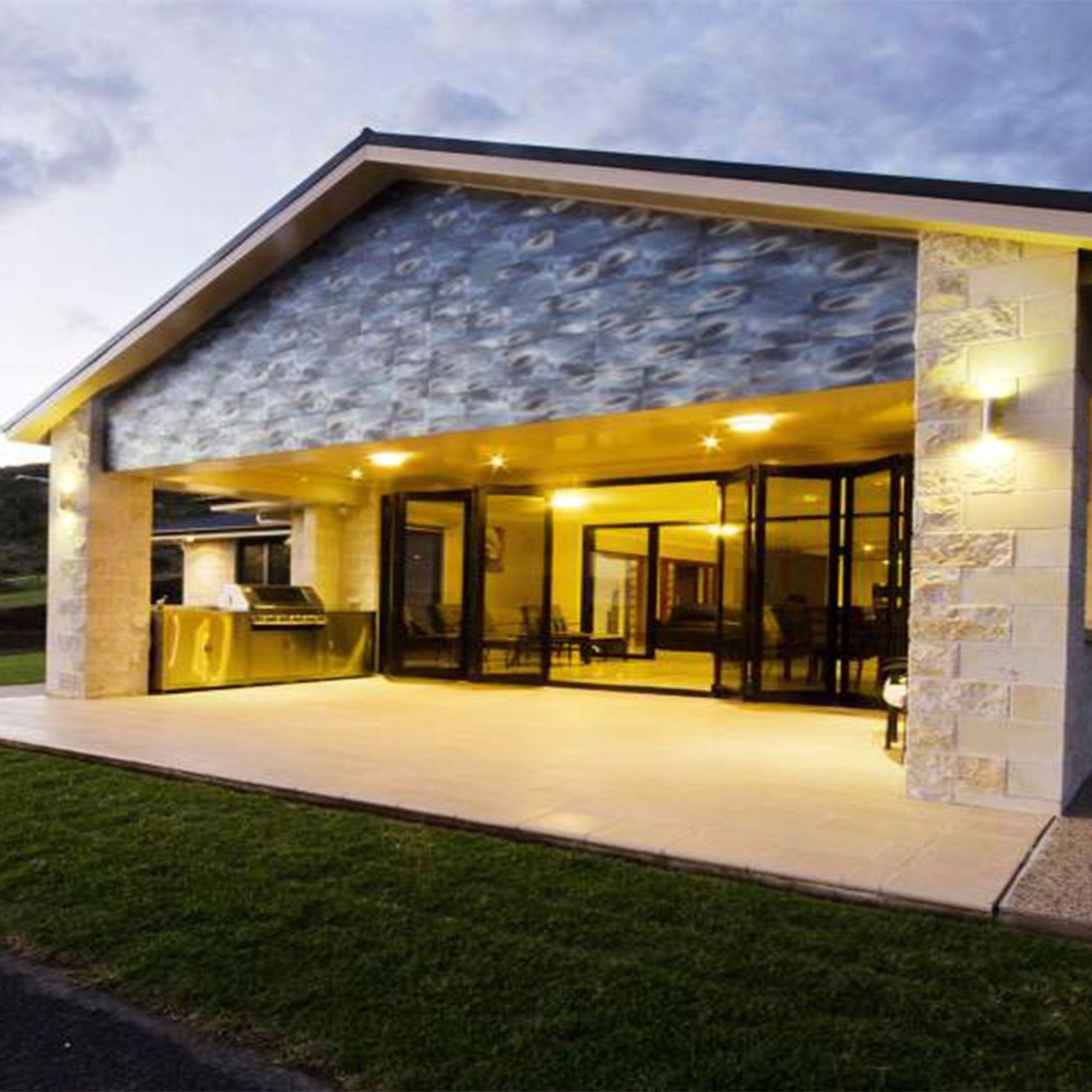 Vantage | Series 548 | Hinged Door gallery detail image