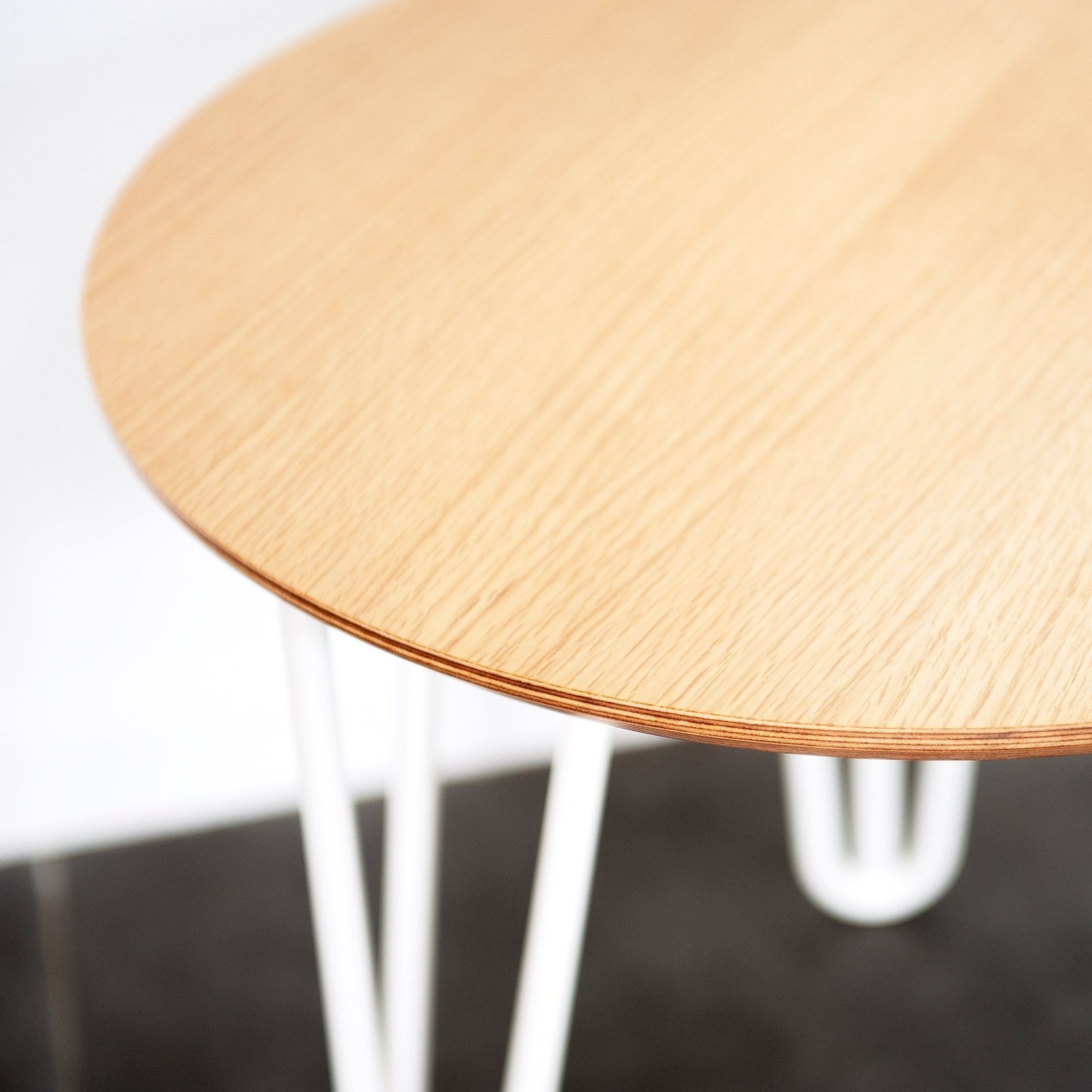 Chicane Side Table (round) with Hairpin Legs gallery detail image