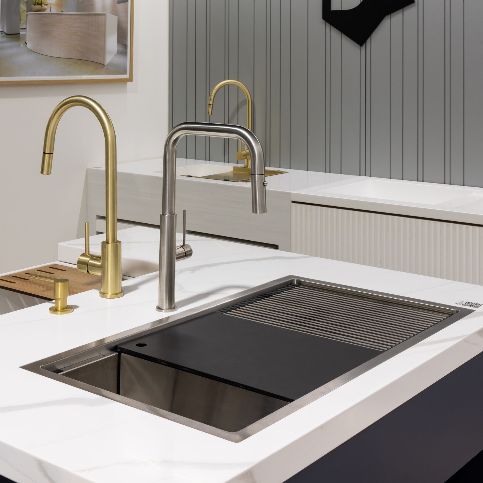 Central Workstation Bowl and 1/2 gallery detail image