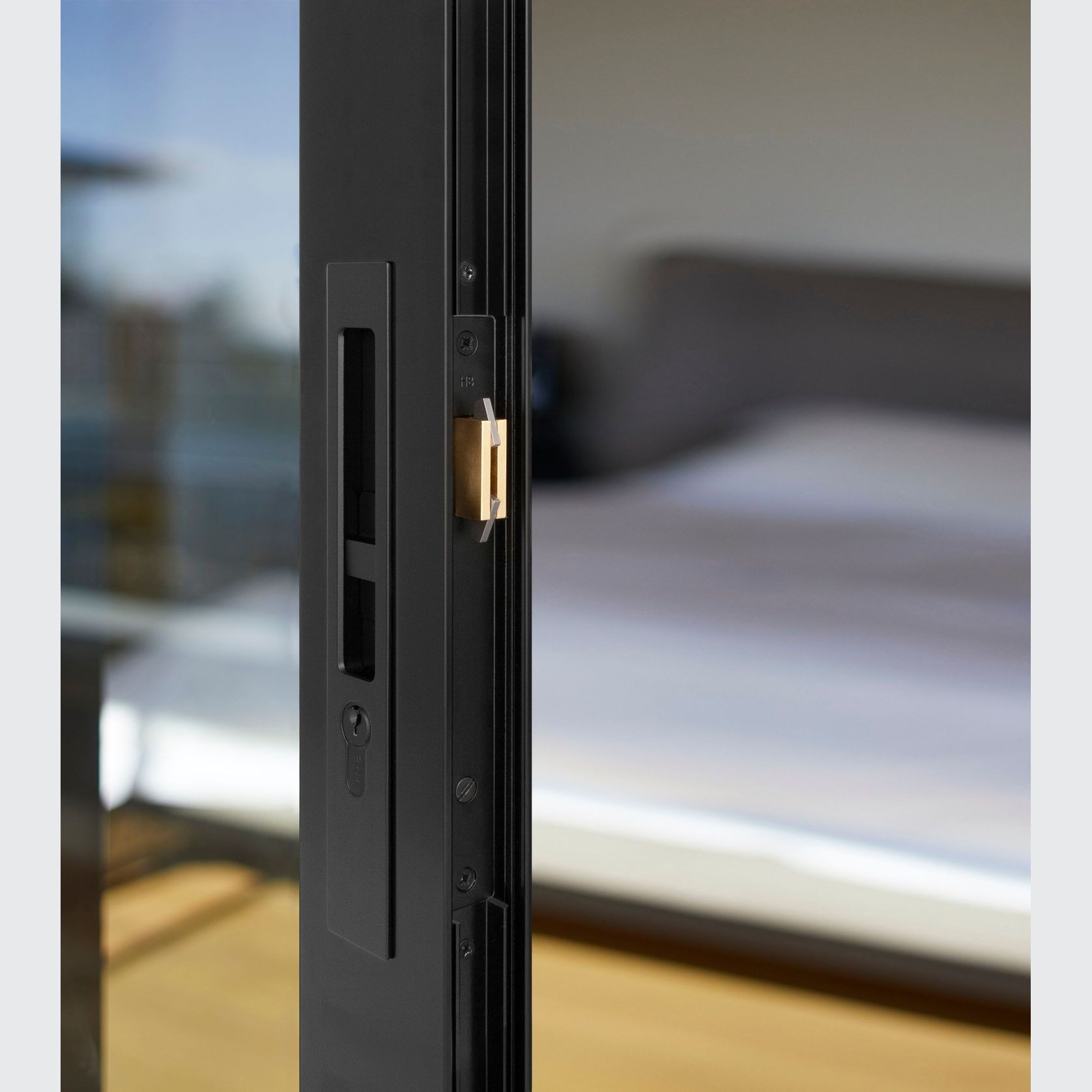 HB640 Series Narrow Sliding Door Lock – 33mm Backset gallery detail image