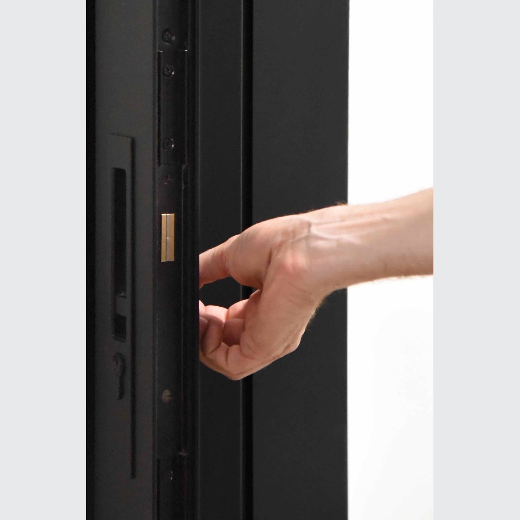 HB640 Series Narrow Sliding Door Lock – 33mm Backset gallery detail image