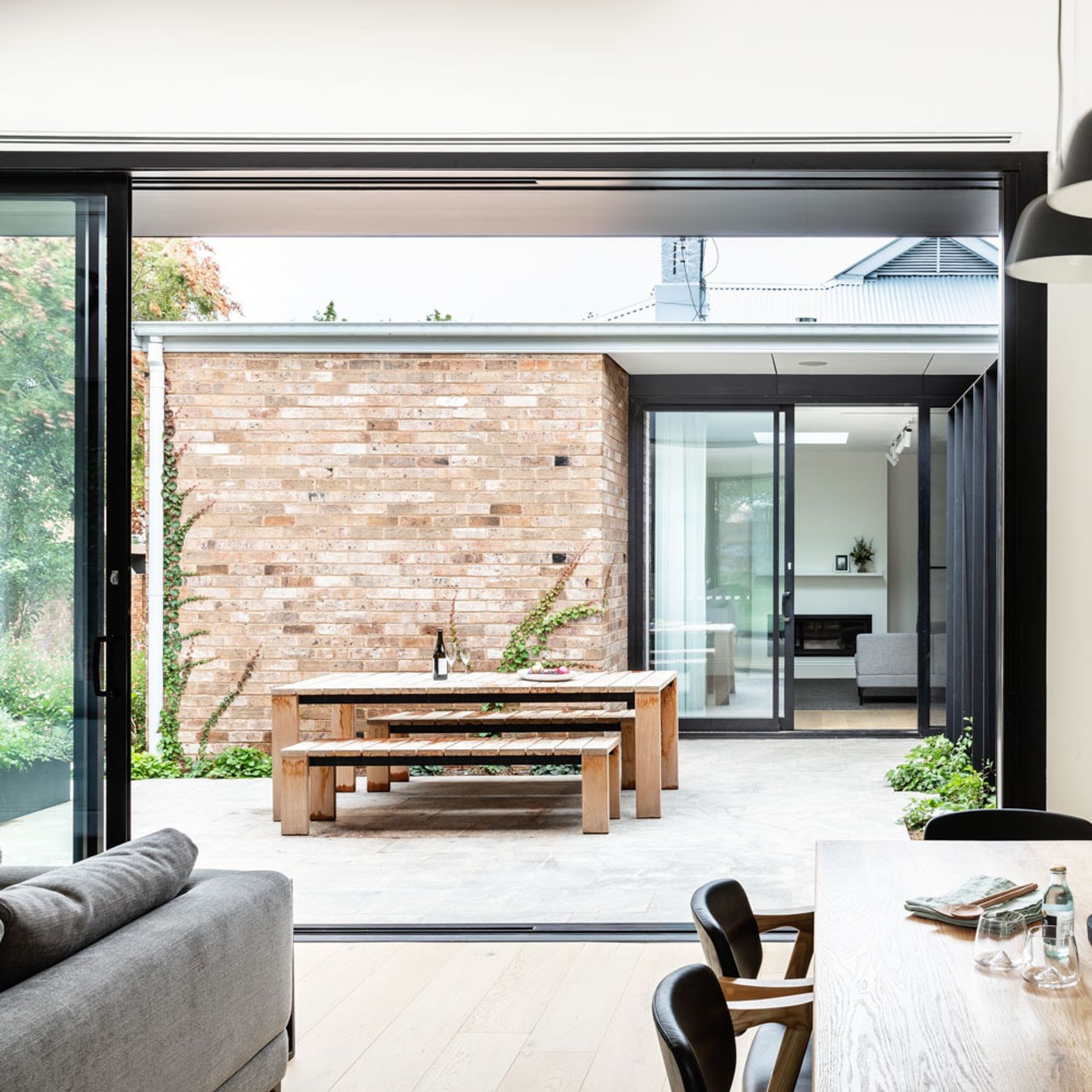 Elevate | Series 704 | Sliding Door gallery detail image