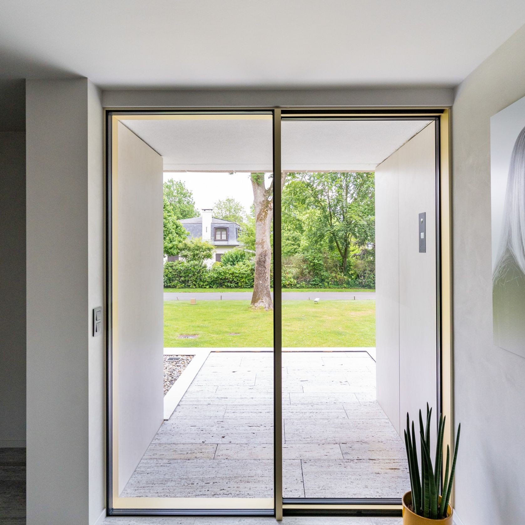 Minimal Sliding Door gallery detail image