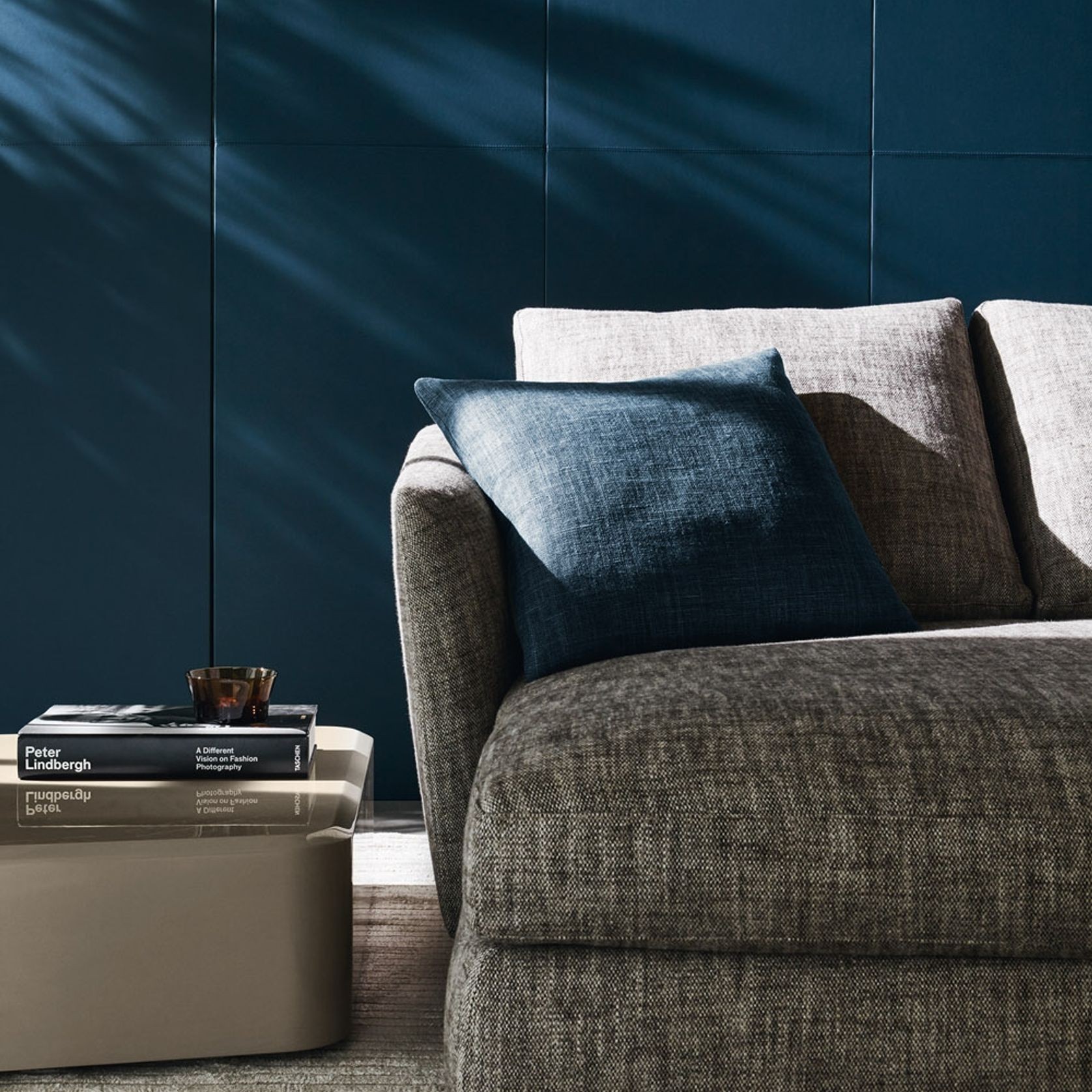 Sloane Sofa by Molteni&C gallery detail image