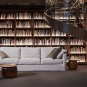 Winston sofa gallery detail image