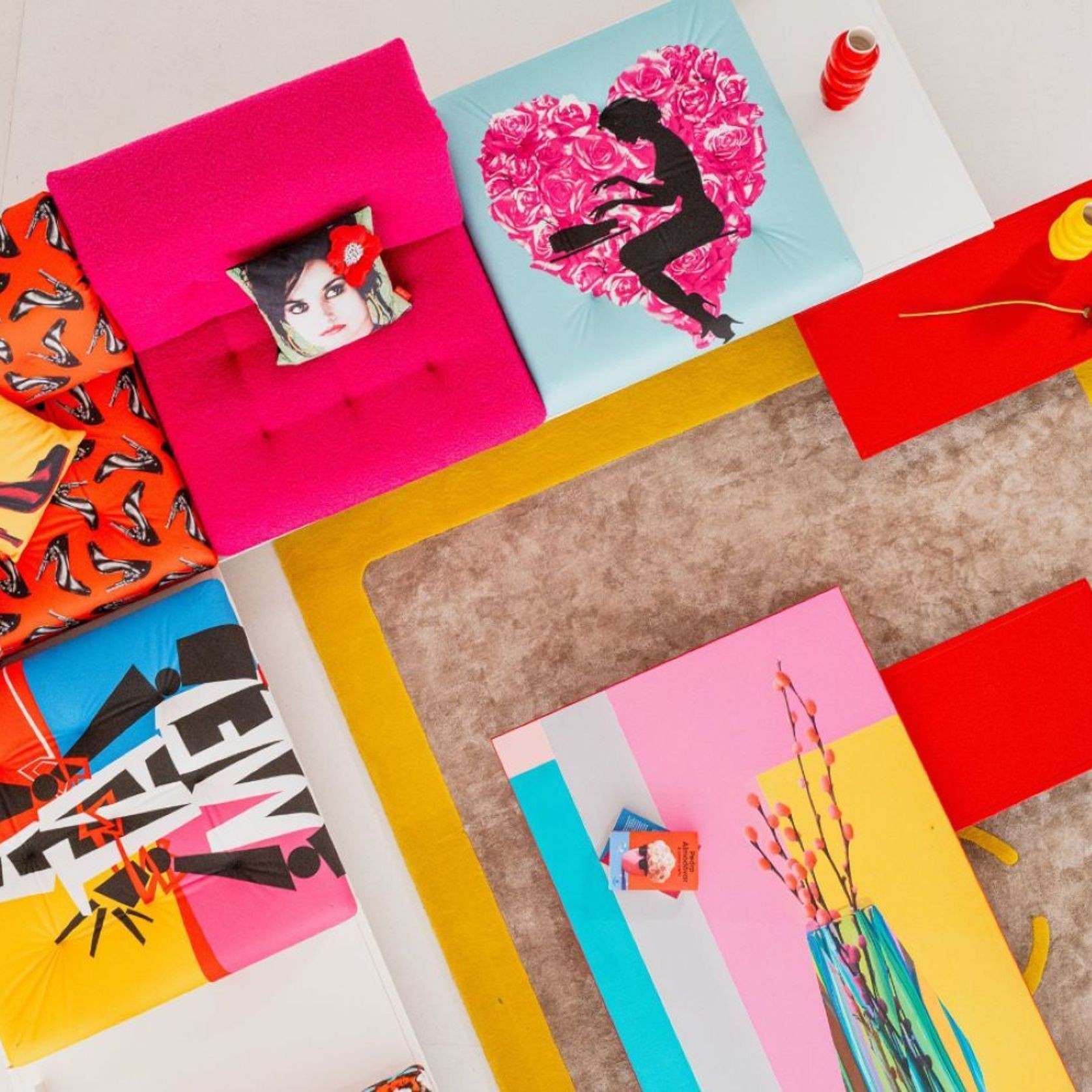 Lounge el Deseo Pedro Almodóvar gallery detail image