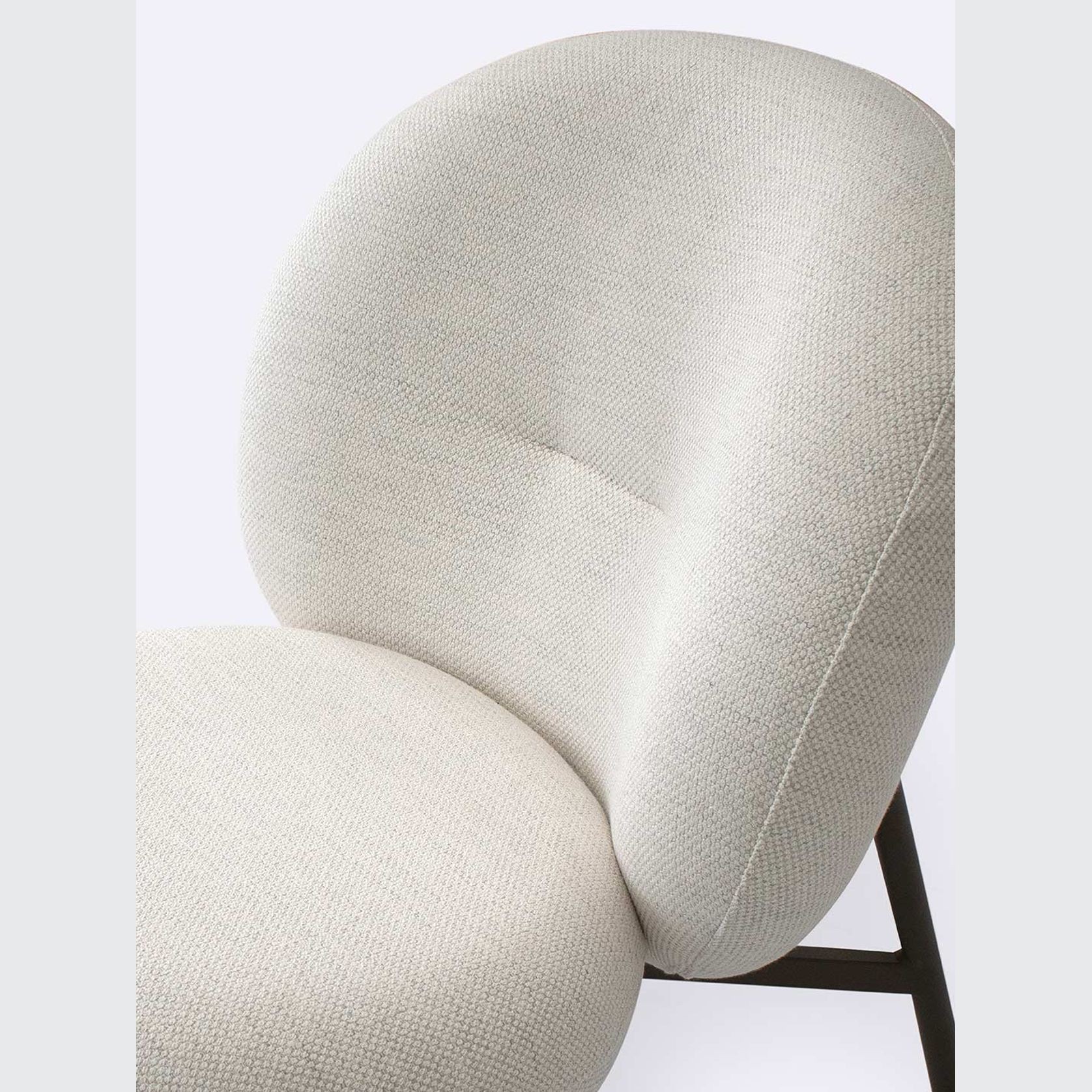 Juvo Lounge Chair | Sand gallery detail image