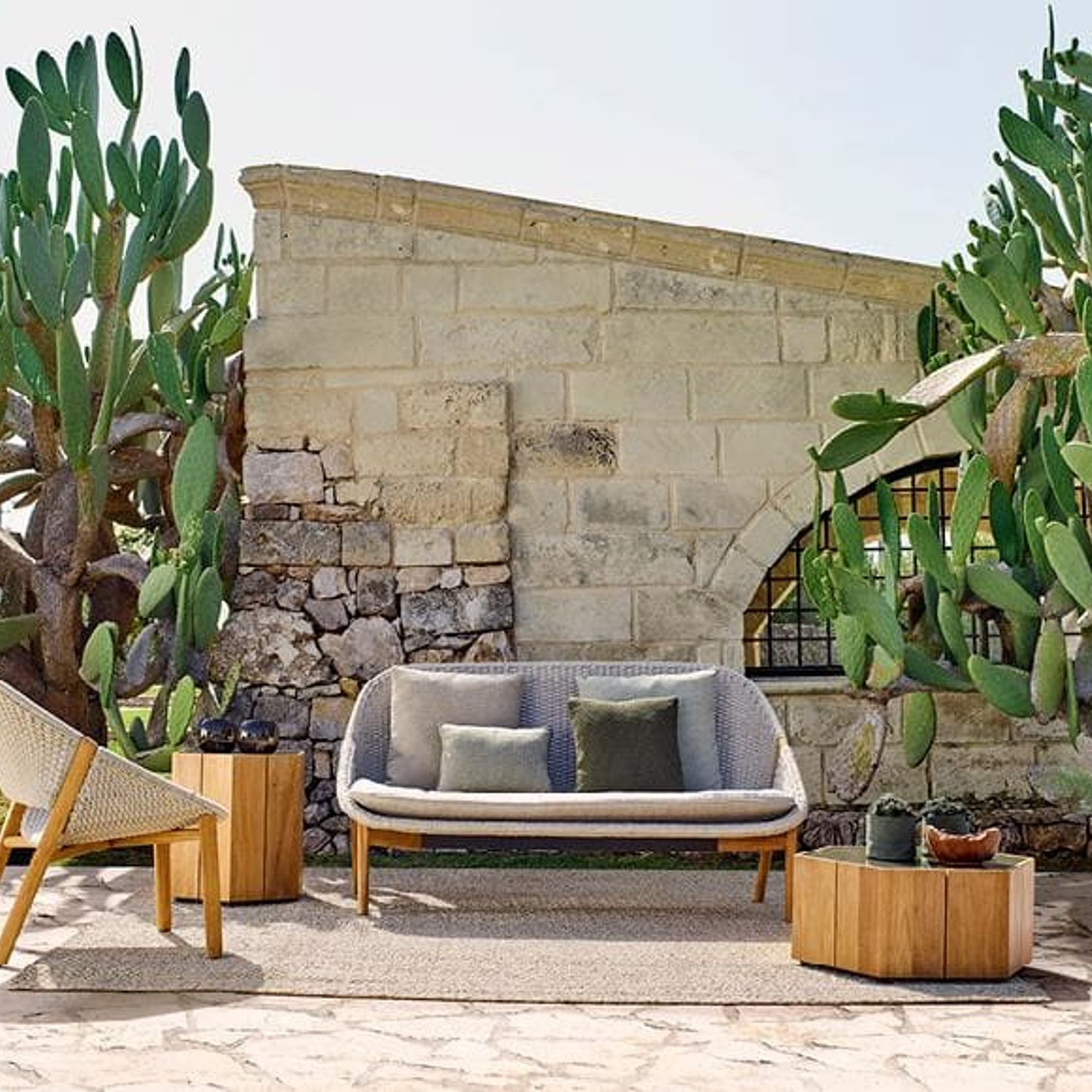 Elio | Lounge Chairs gallery detail image