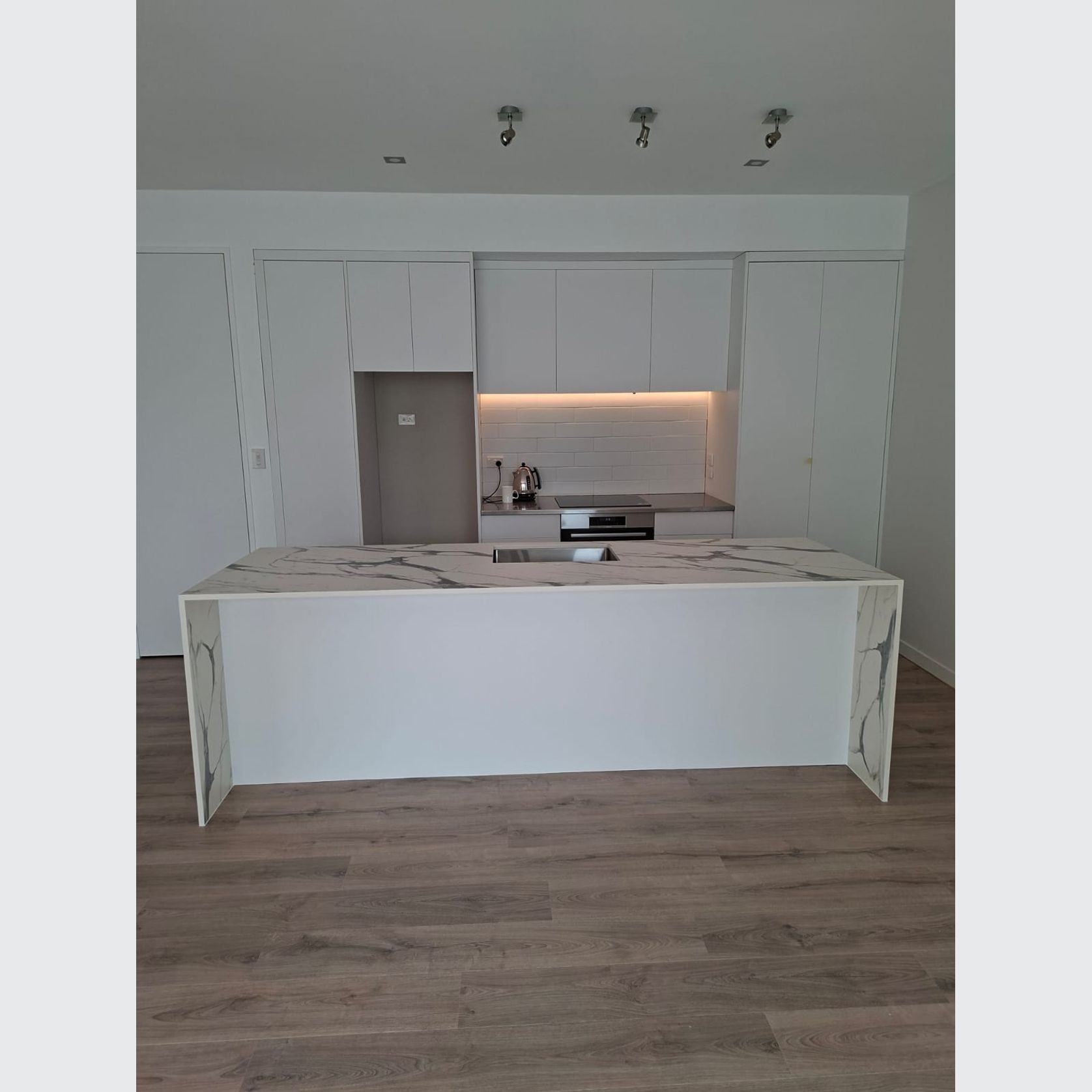 Imperio Solid Core Benchtops gallery detail image