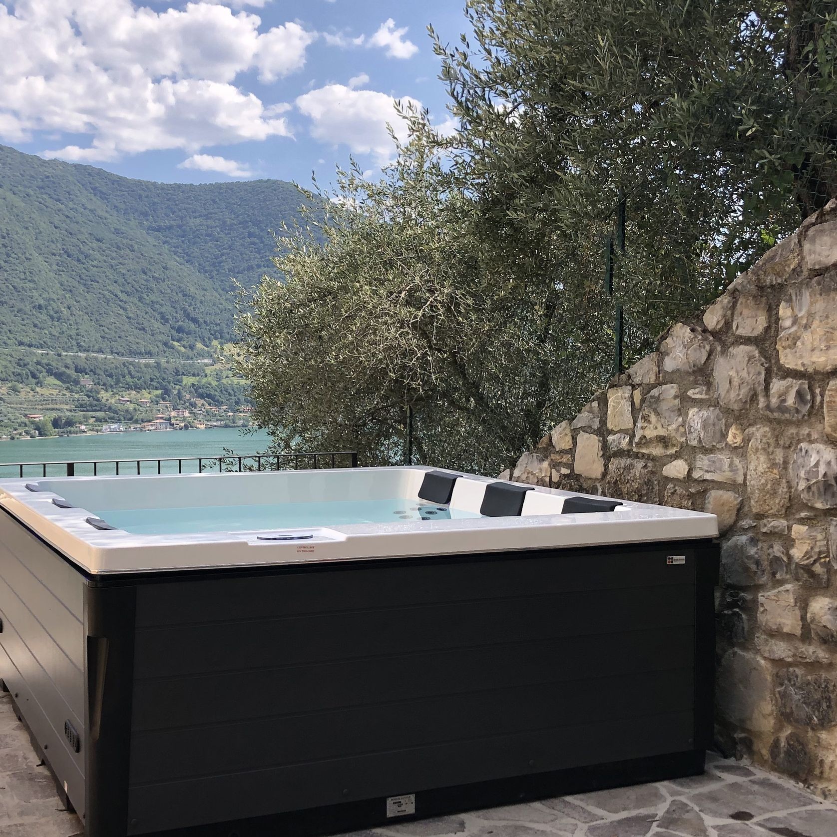 Serene 5 | Modern Spa Pool gallery detail image