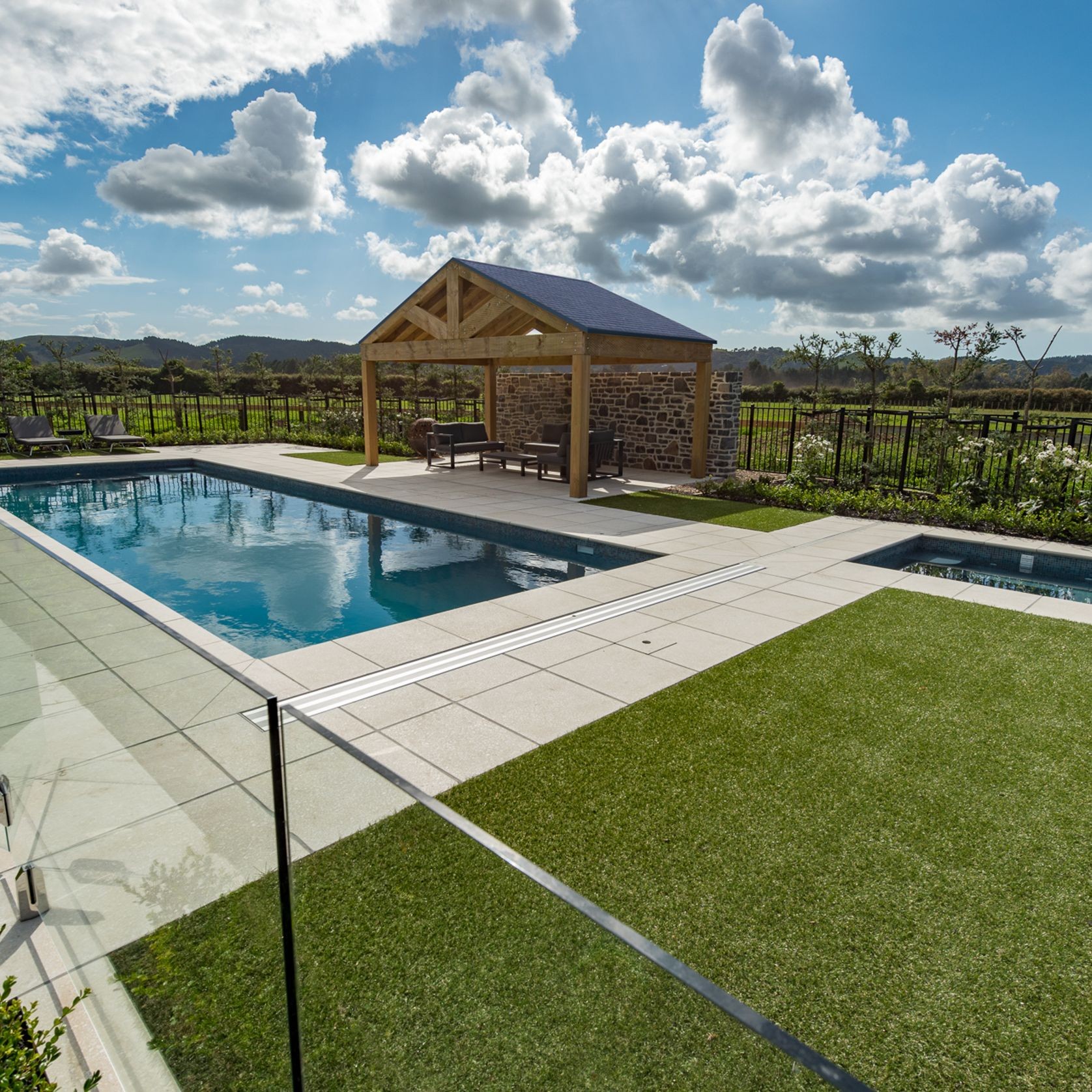 Custom Pool & Spa  gallery detail image