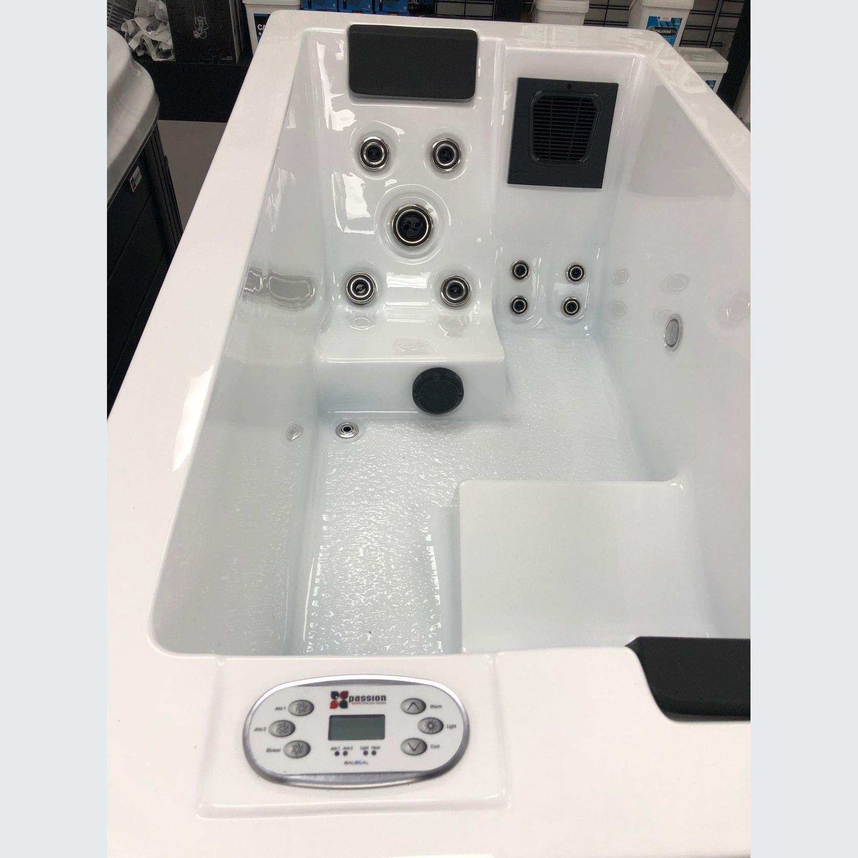 Serene 2 | Modern Spa Pool gallery detail image