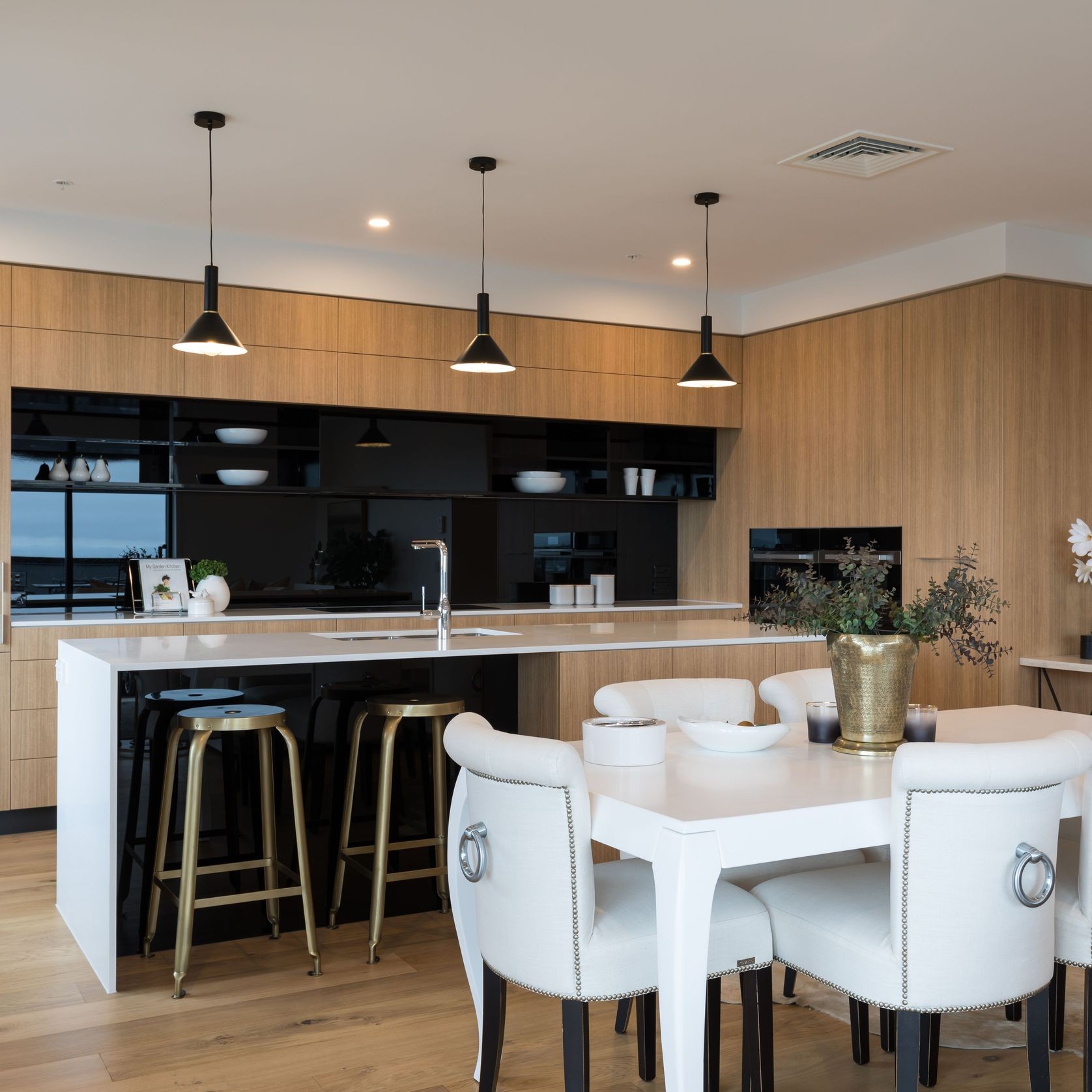 Kitchen Island Glass gallery detail image