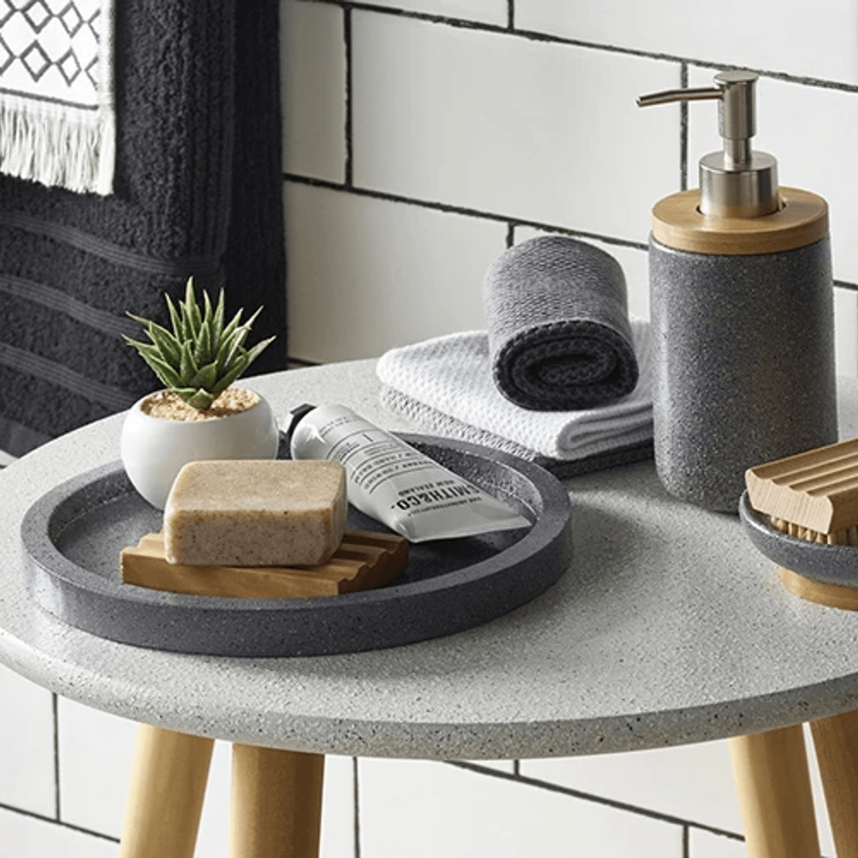 Dulux Spray Effects Granite Grey gallery detail image