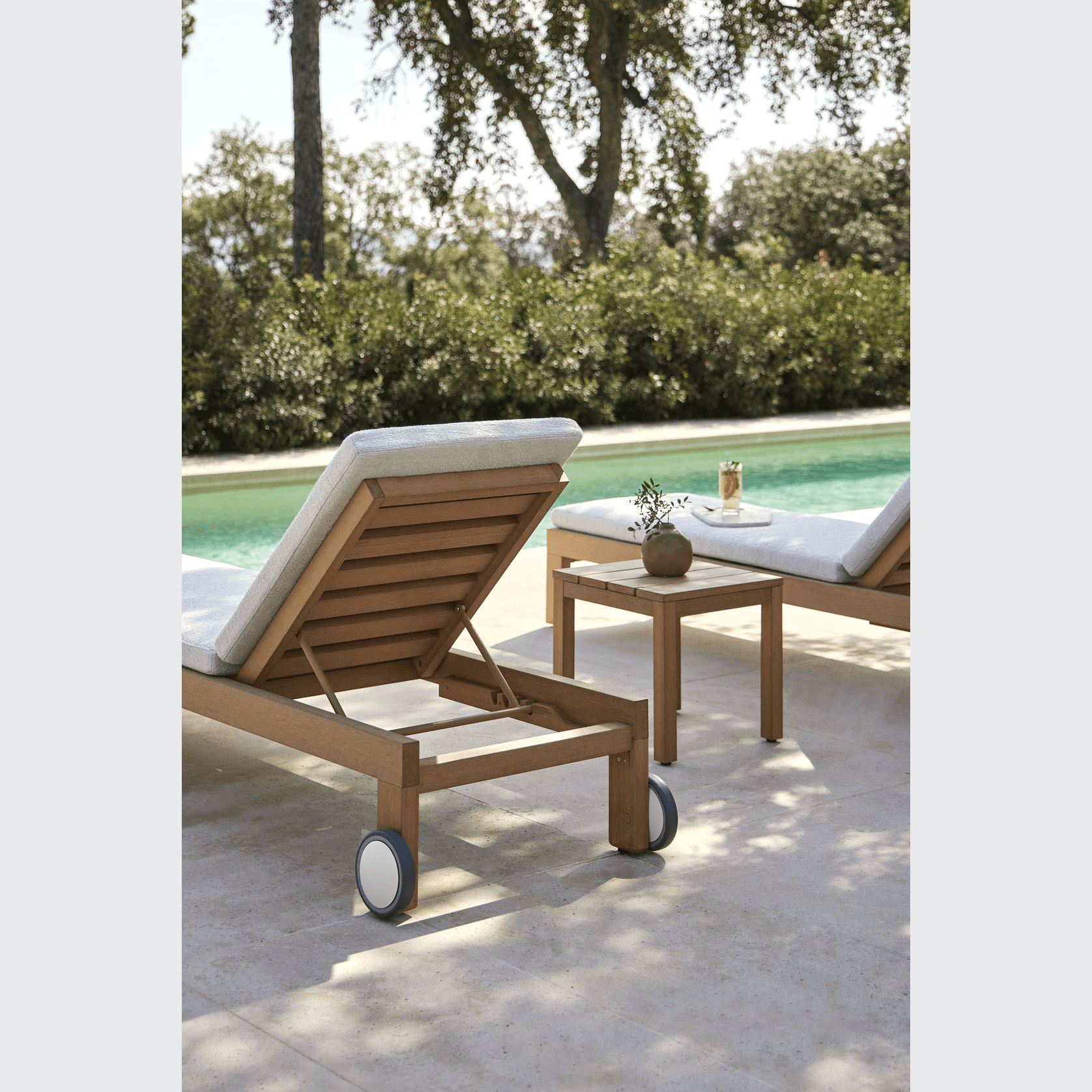 Kahn Sunbed by Point gallery detail image