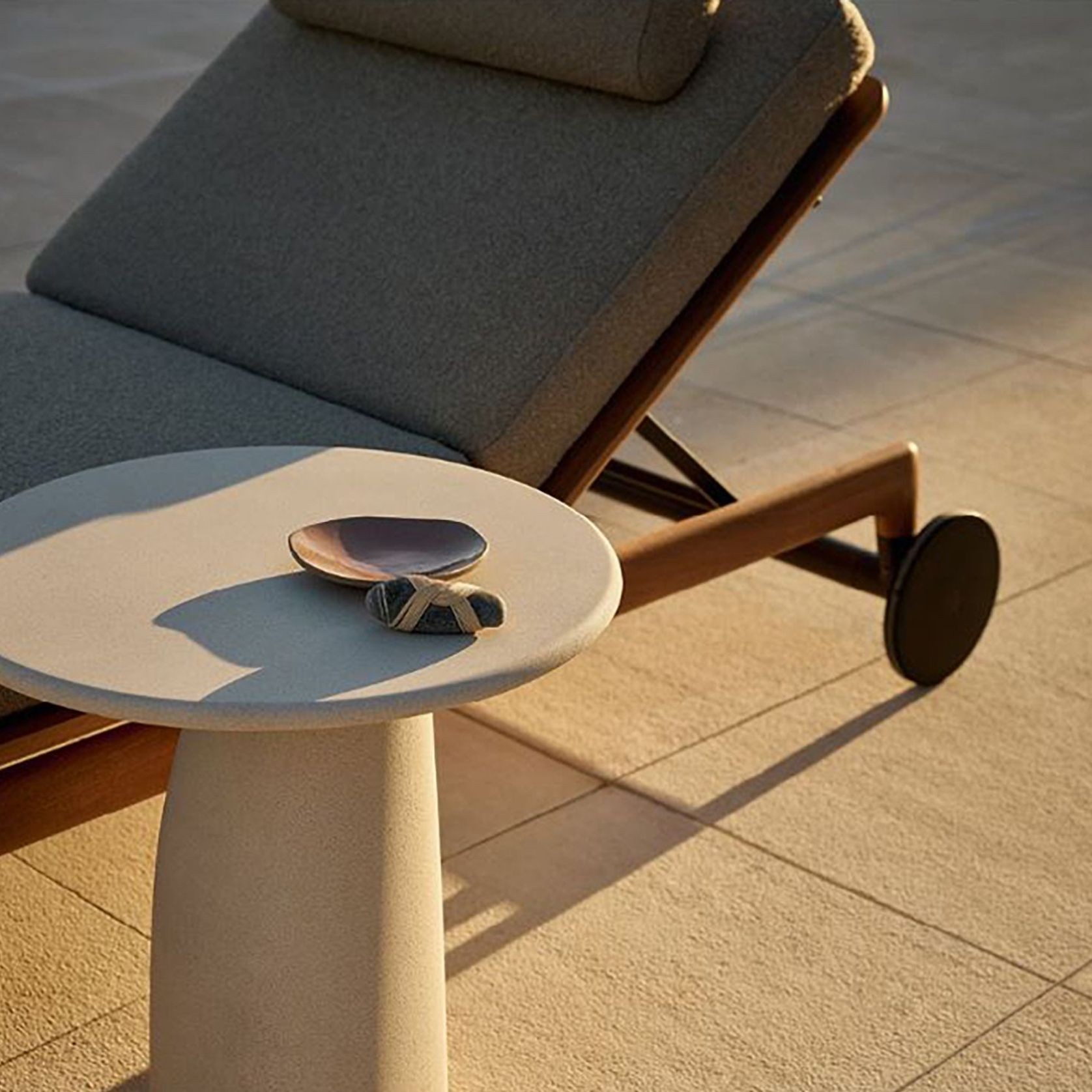 Magnolia Sunbed gallery detail image