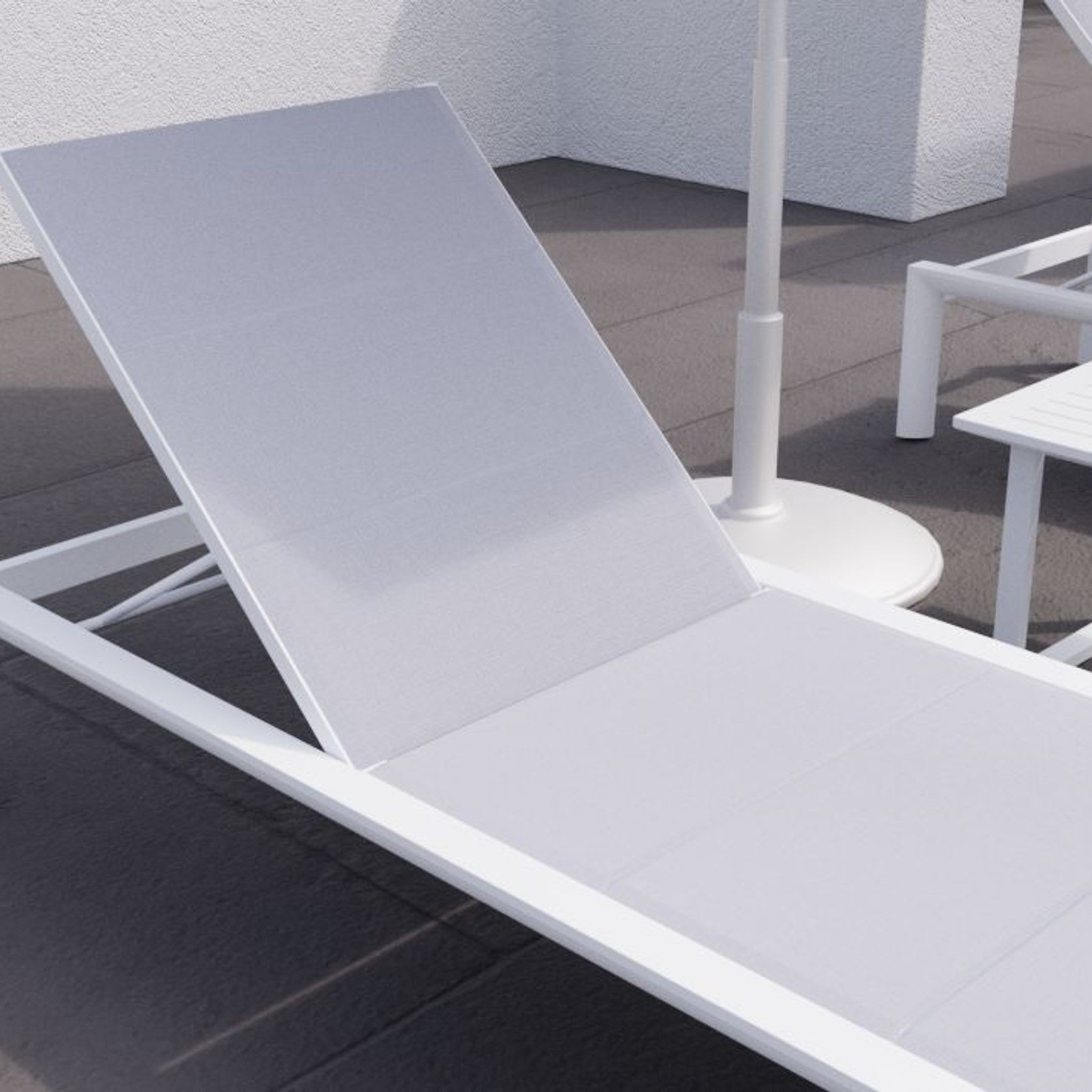 Alvor Sun Lounge - White - Light Grey Mesh gallery detail image