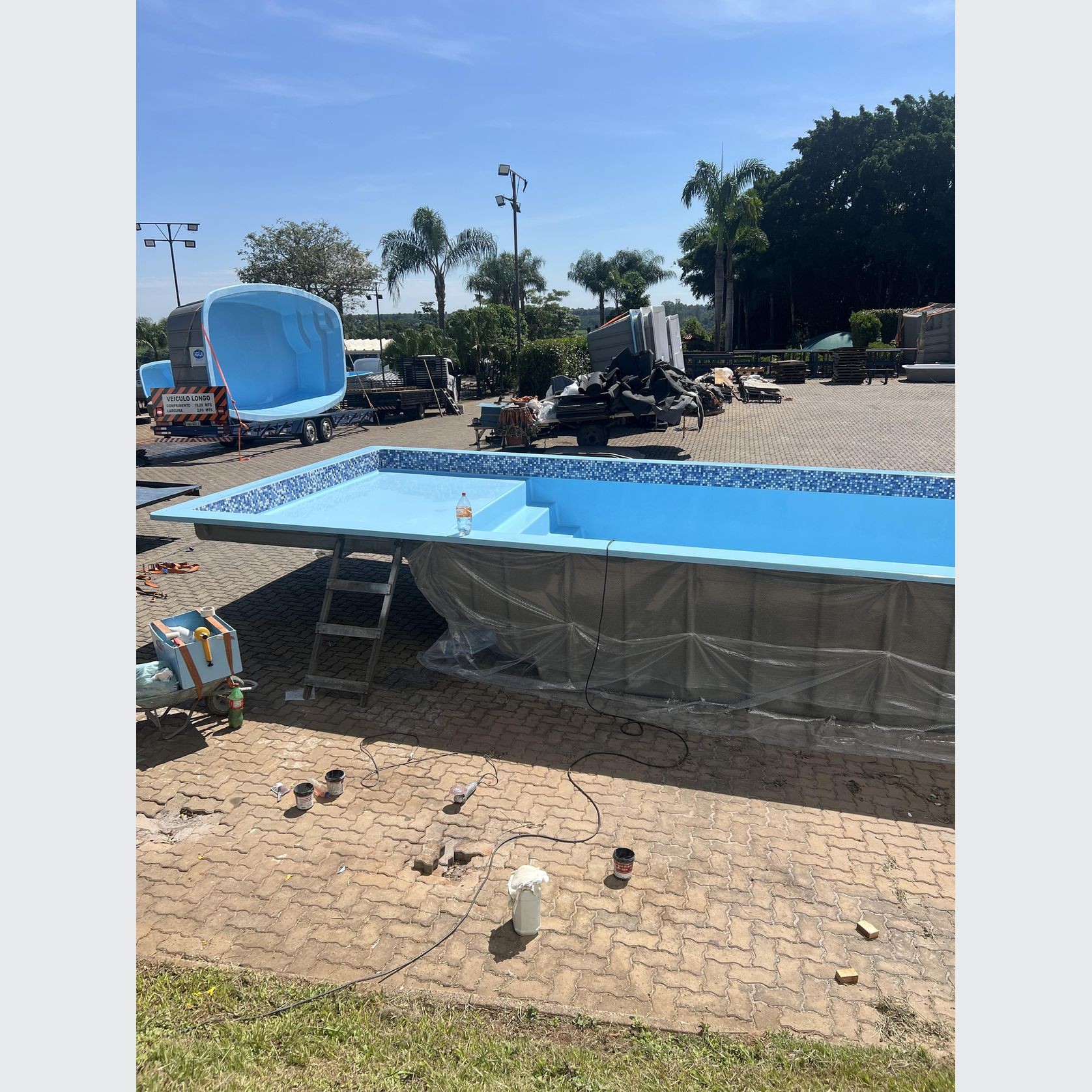 Tile Line Swimming Pools with Tanning ledge gallery detail image