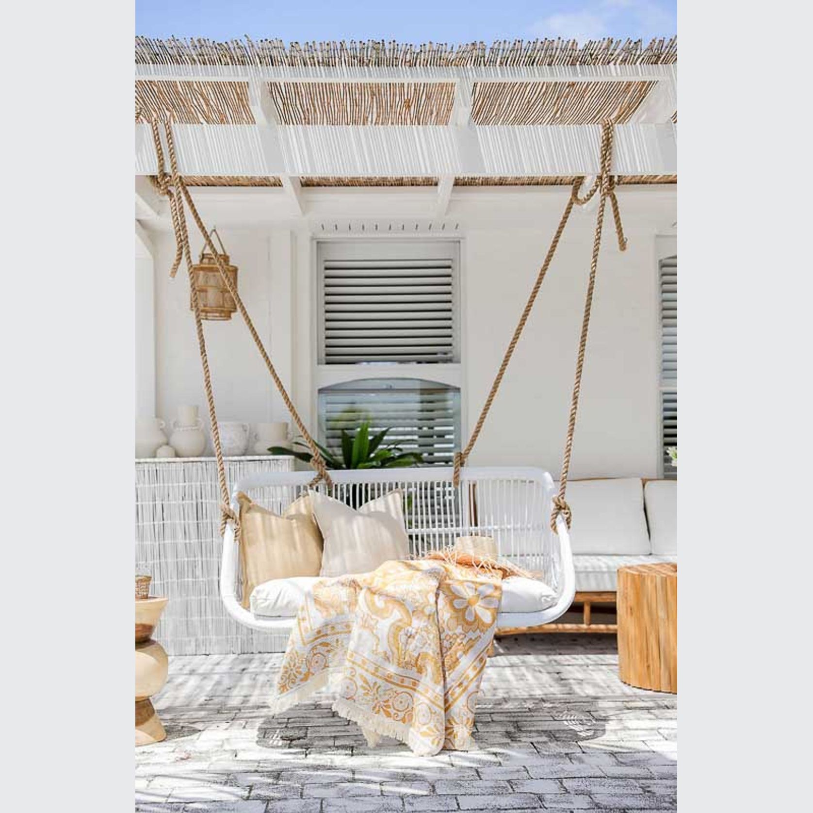 Bari Outdoor Double Hanging Chair – White gallery detail image