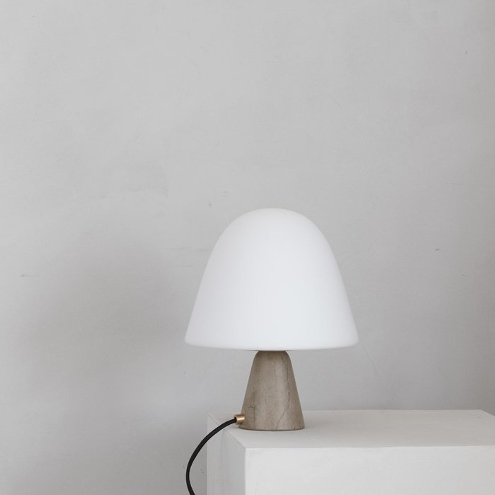 Meadow Table Lamp by Fredericia gallery detail image