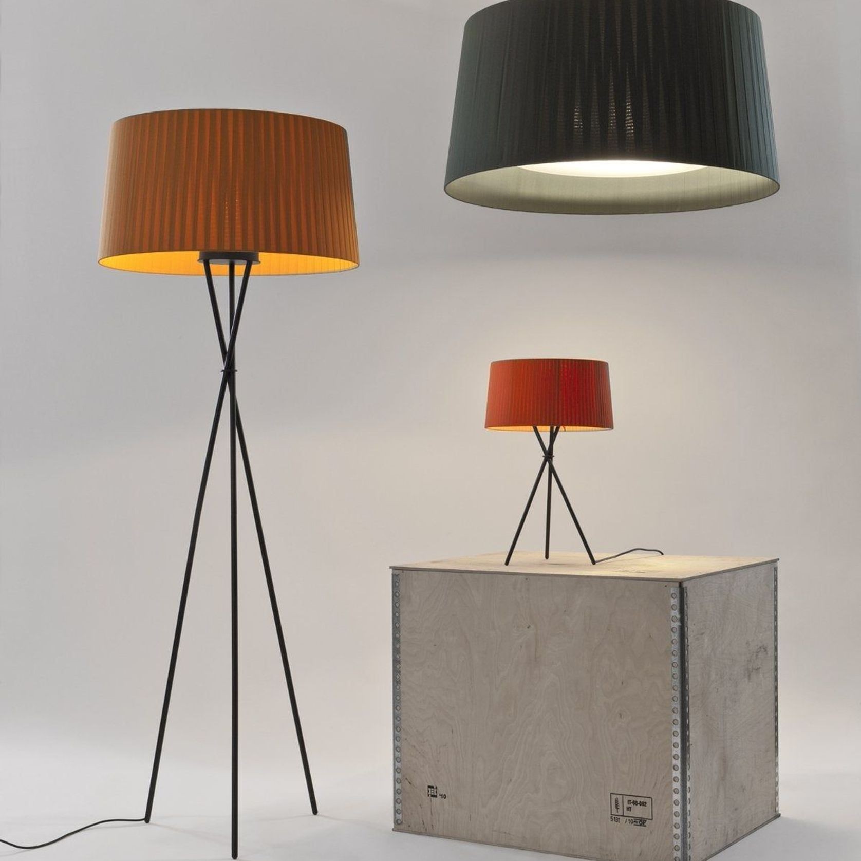 Tripode M3 Table Lamp gallery detail image