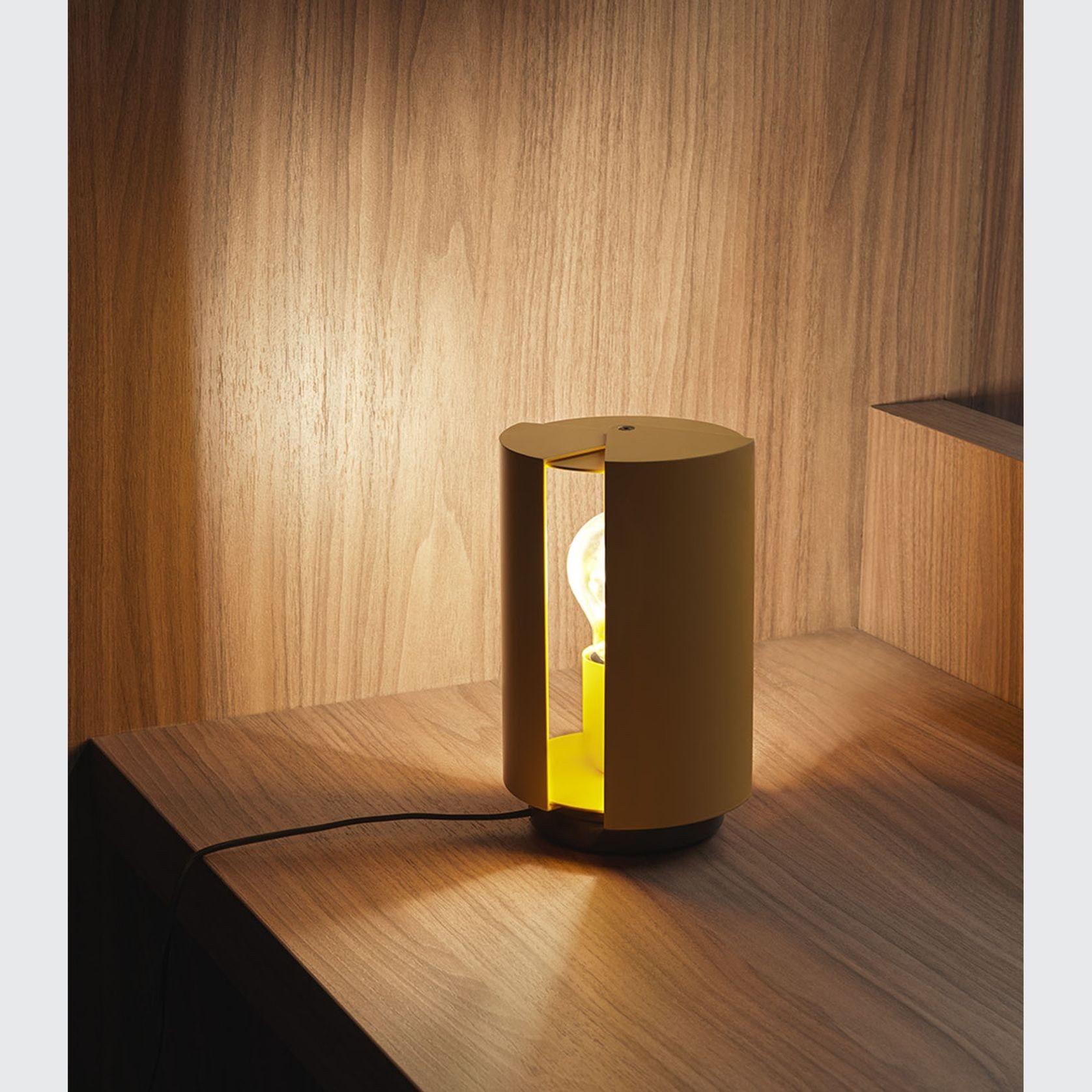 Pivotante à Poser Table Lamp gallery detail image