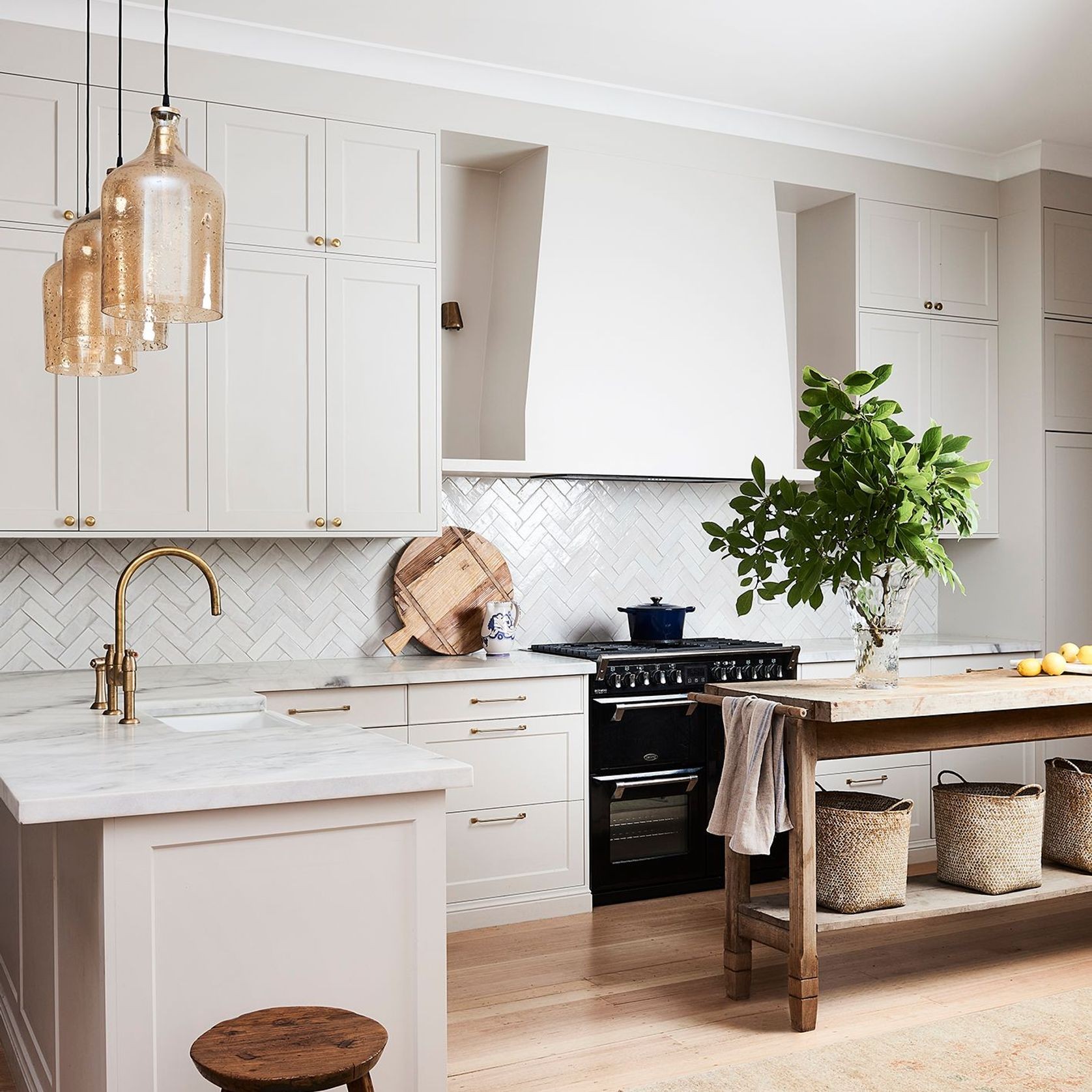 Perrin & Rowe Io kitchen tap with spray rinse gallery detail image