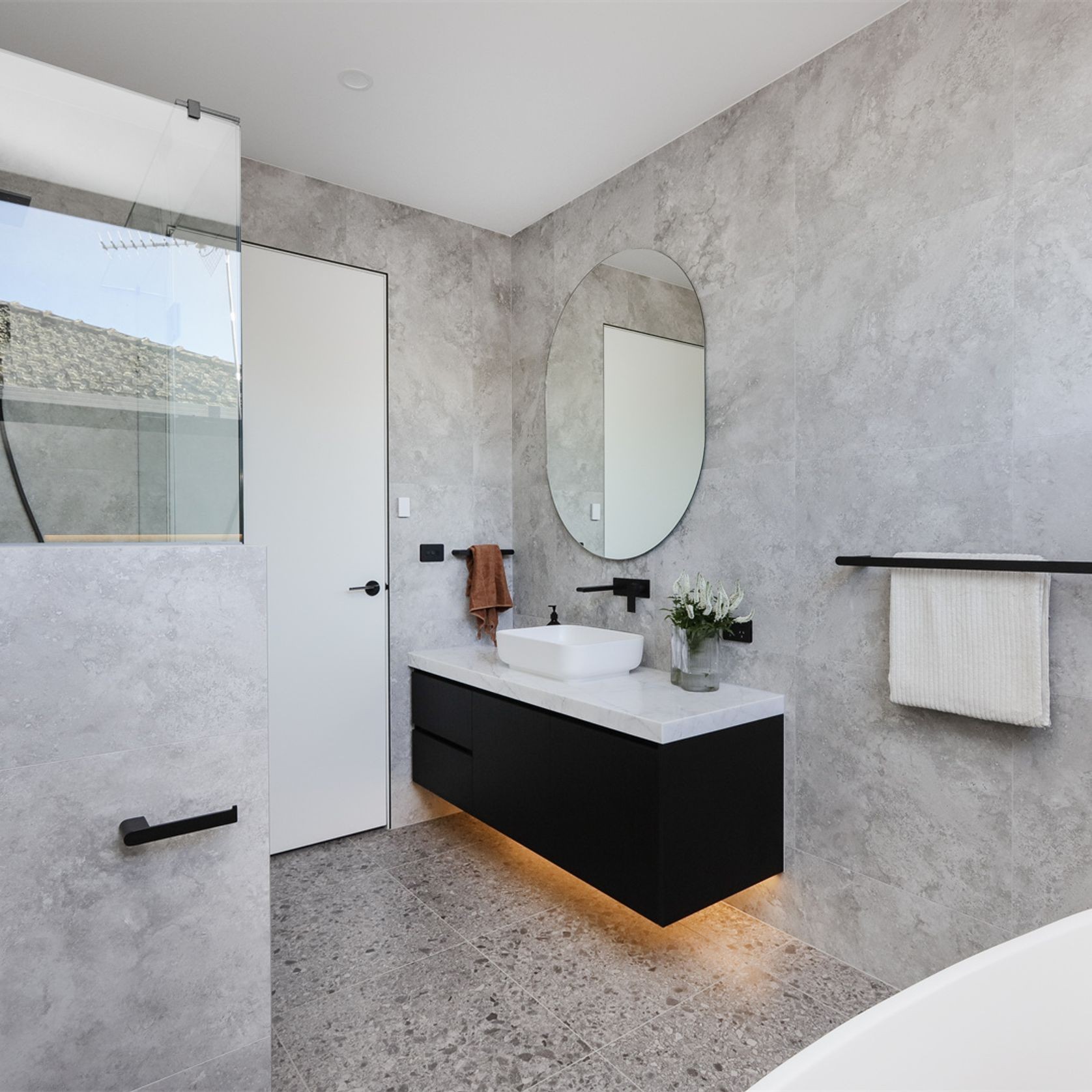 Bianca Single Towel Rail 800mm | Matte Black gallery detail image