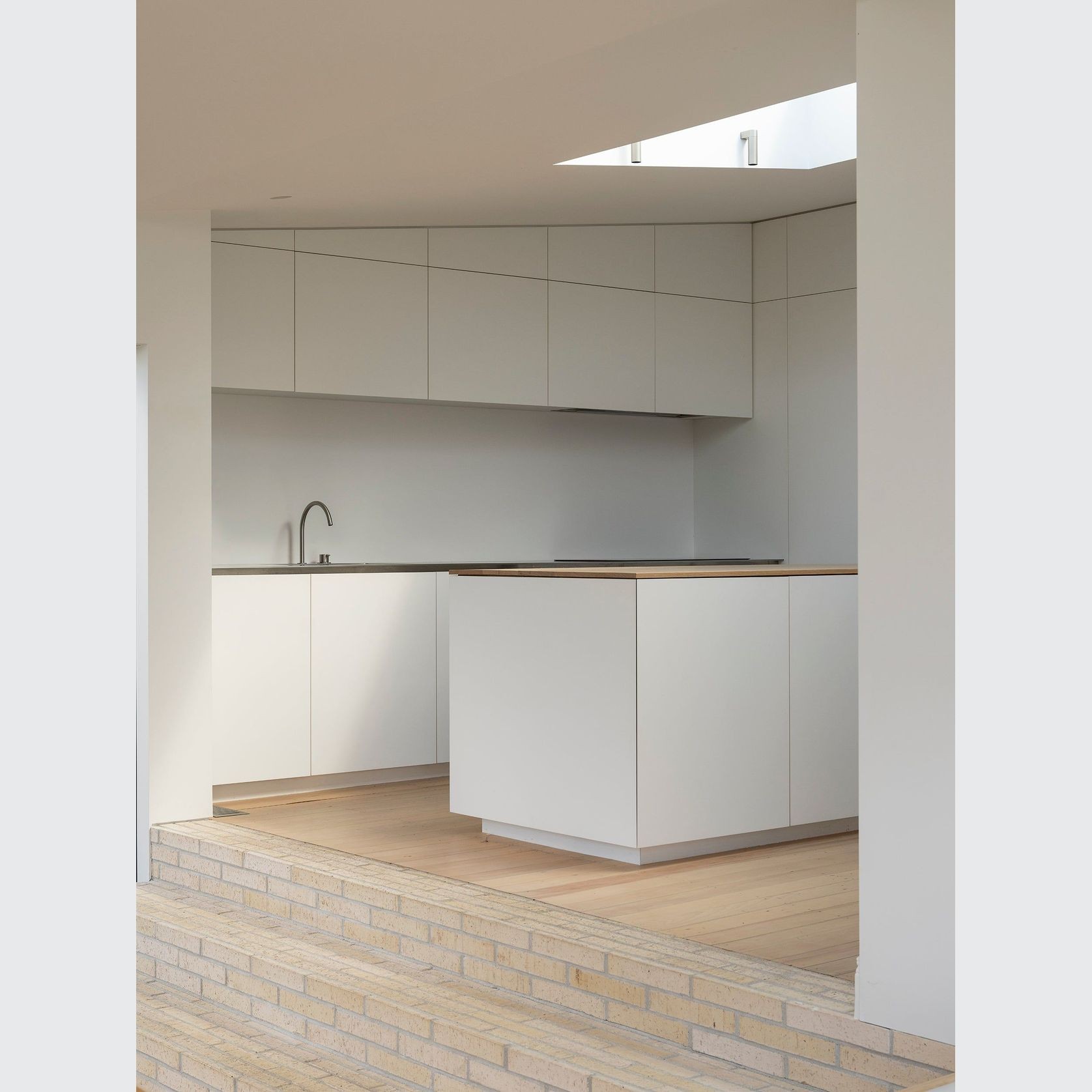 C1 Mono Spot Wall gallery detail image