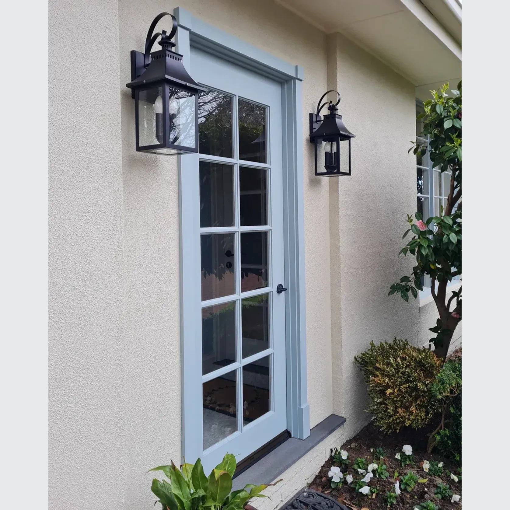 Classic Lantern - Black gallery detail image